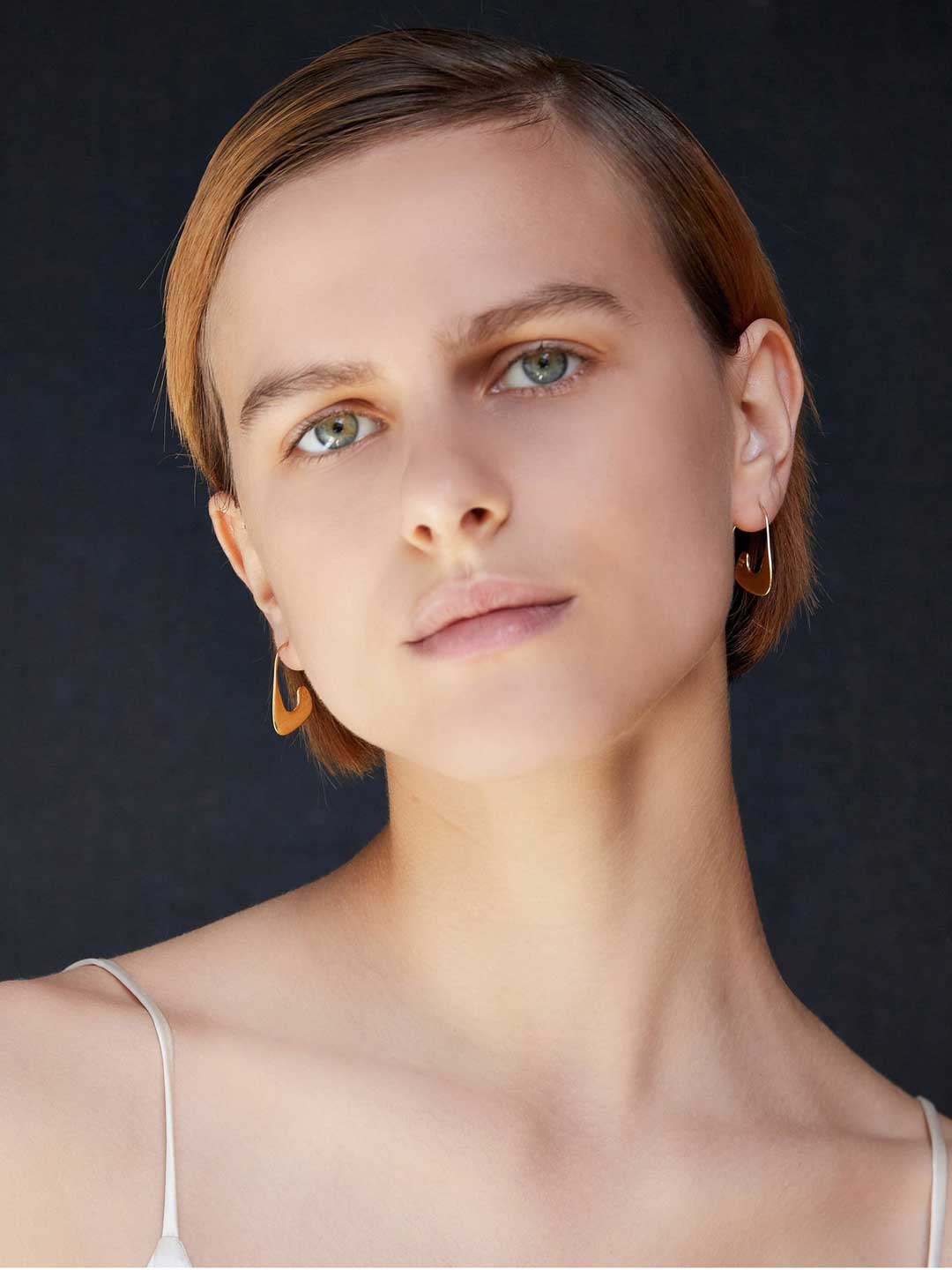 Curb Pierced Earrings - Gold