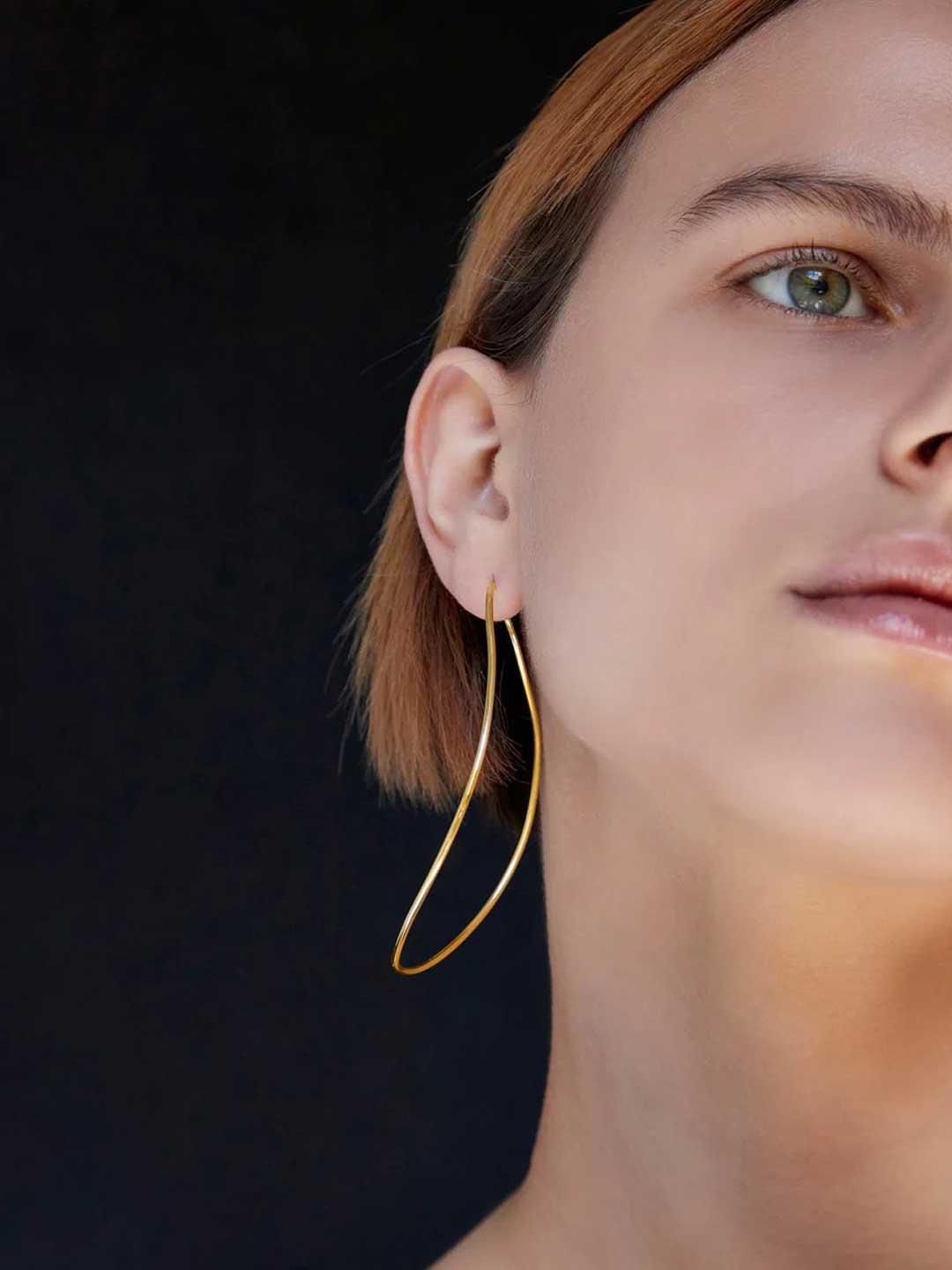 Silhouette Pierced Earring - Gold