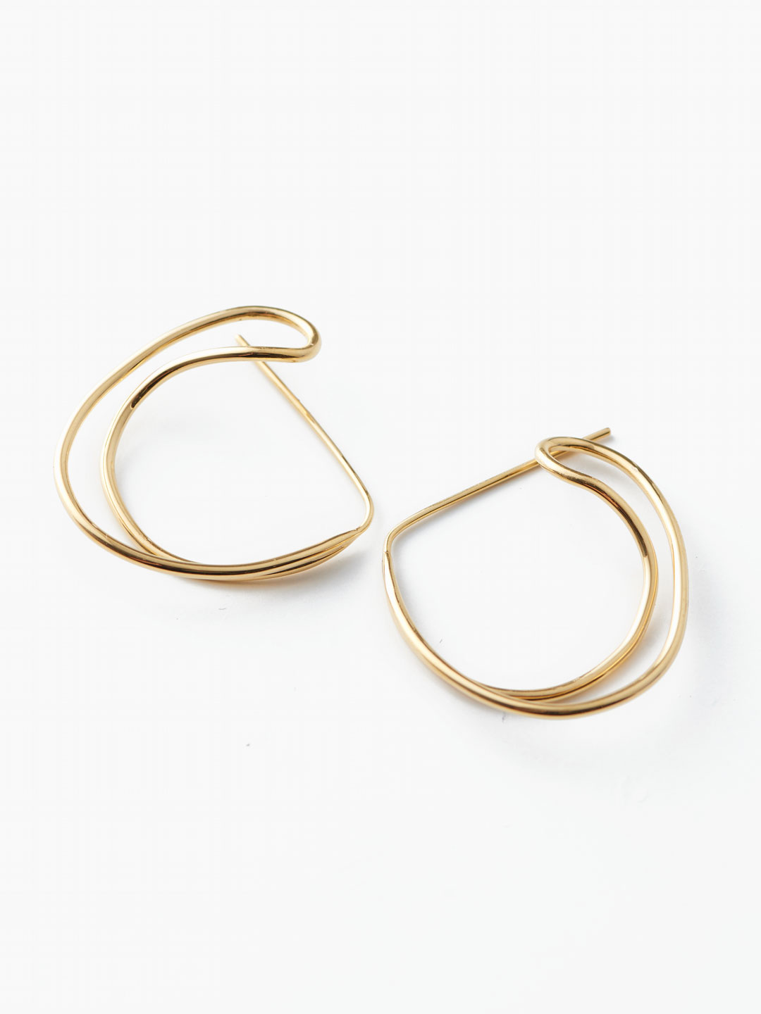 BAR Jewellery(バージュエリ＝） | クロスドゥ パス ピアス