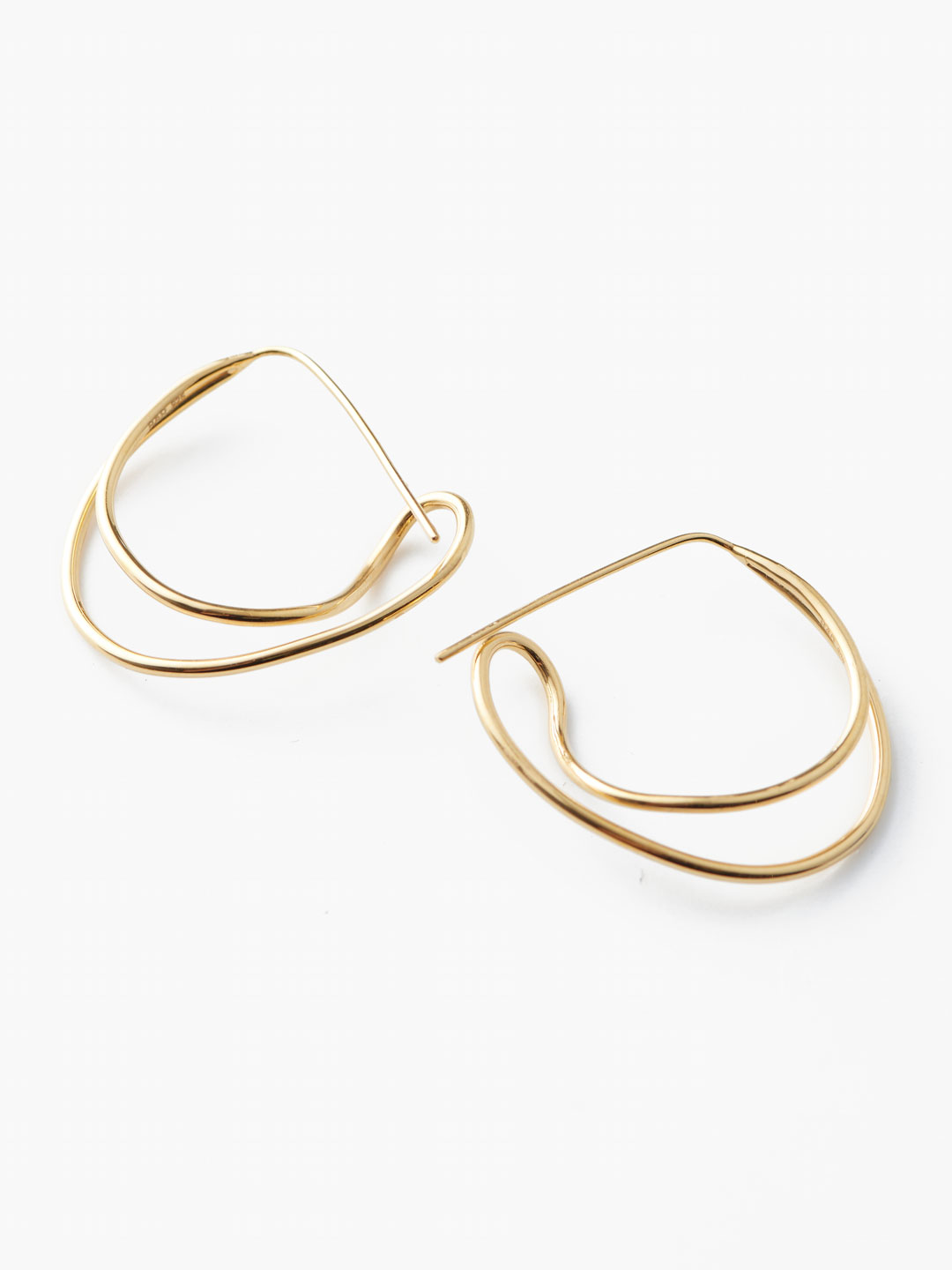BAR Jewellery(バージュエリ＝） | クロスドゥ パス ピアス