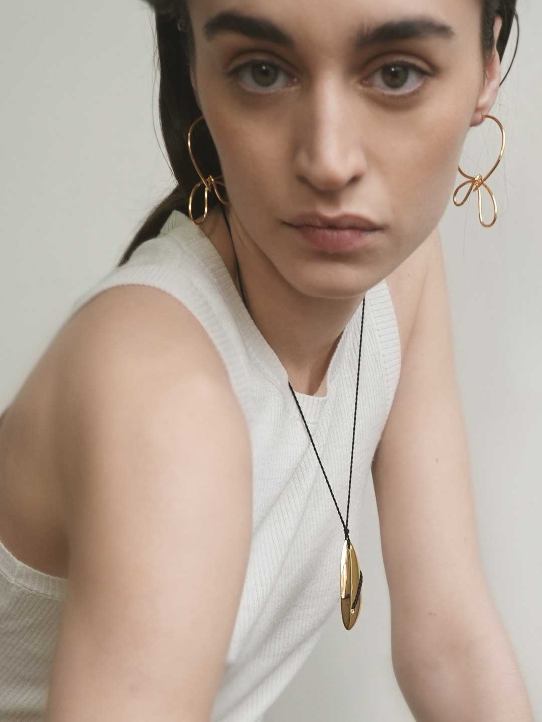 BAR Jewellery(バージュエリ=) | スモール フィオッコ ピアス BAR Jewellery(バージュエリ=) | スモール フィオッコ ピアス