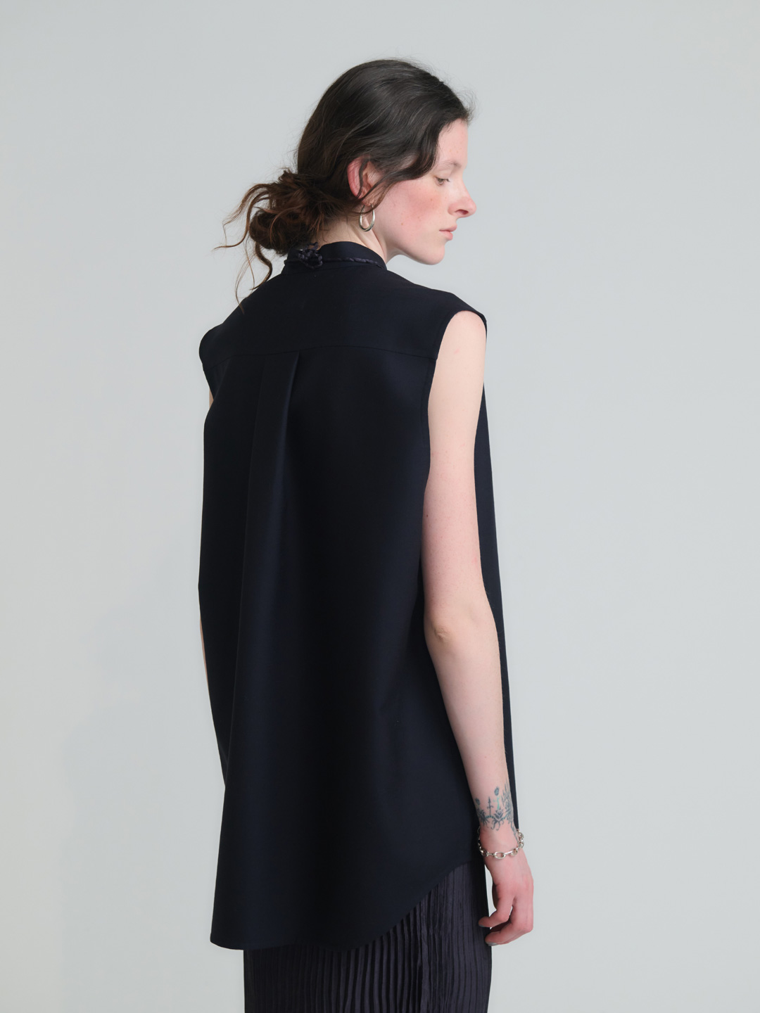 Fine Wool Rever No Sleeve Shirt - Navy