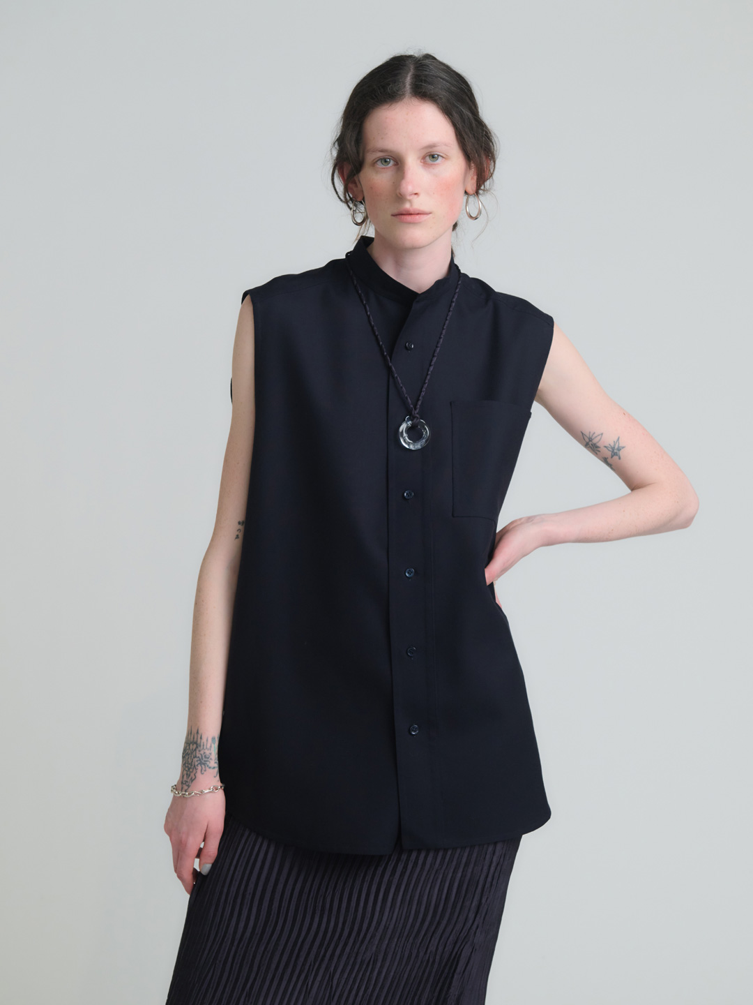 Fine Wool Rever No Sleeve Shirt - Navy