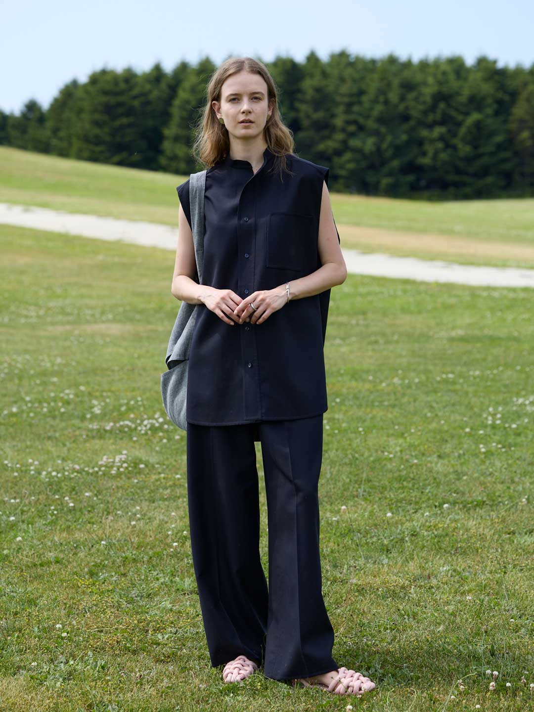 Fine Wool Rever No Sleeve Shirt - Navy