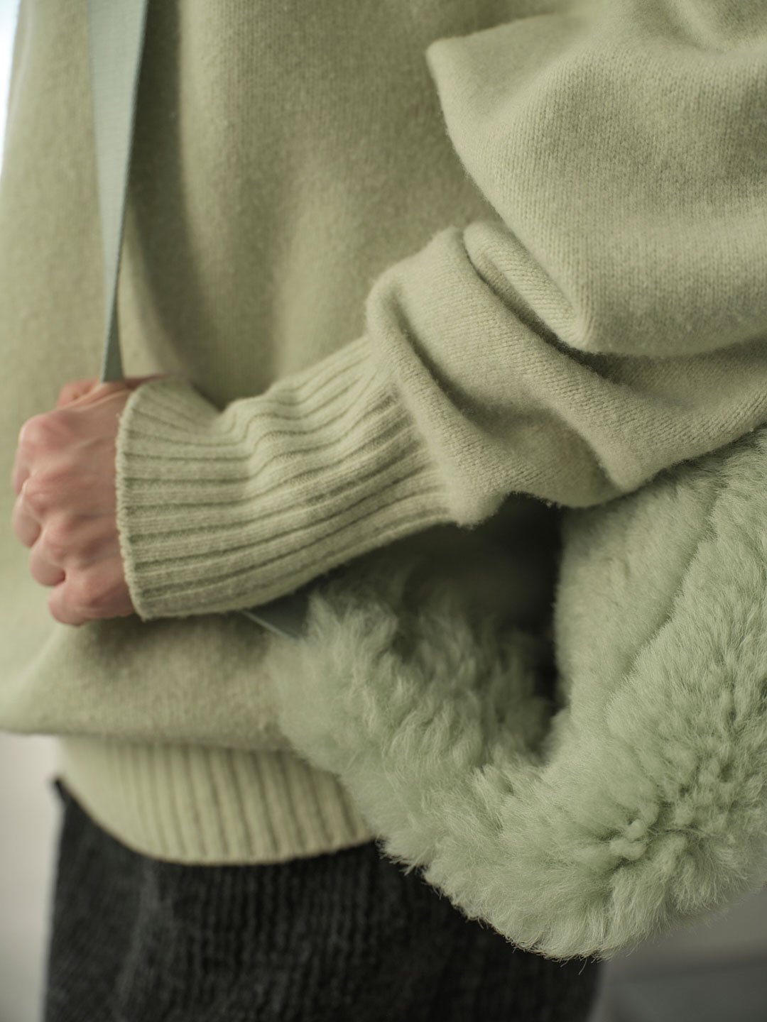 Fine Wool Pull-Over Knit - Light Green