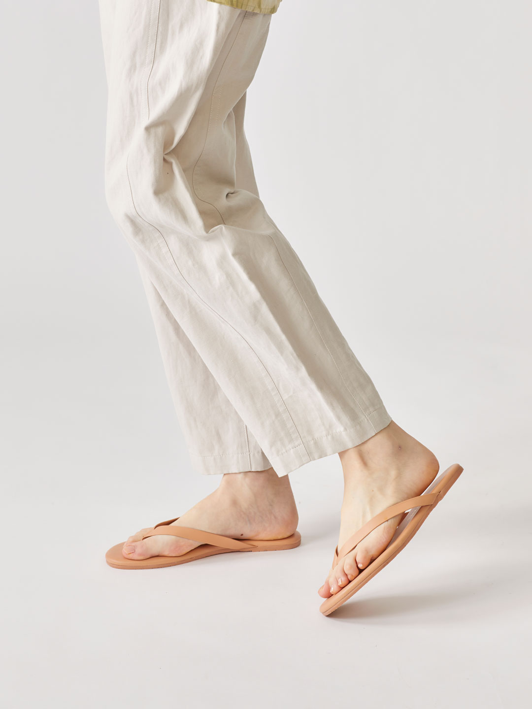 BOYFRIEND Bold Flip Flop Sandals - Pout/Beige