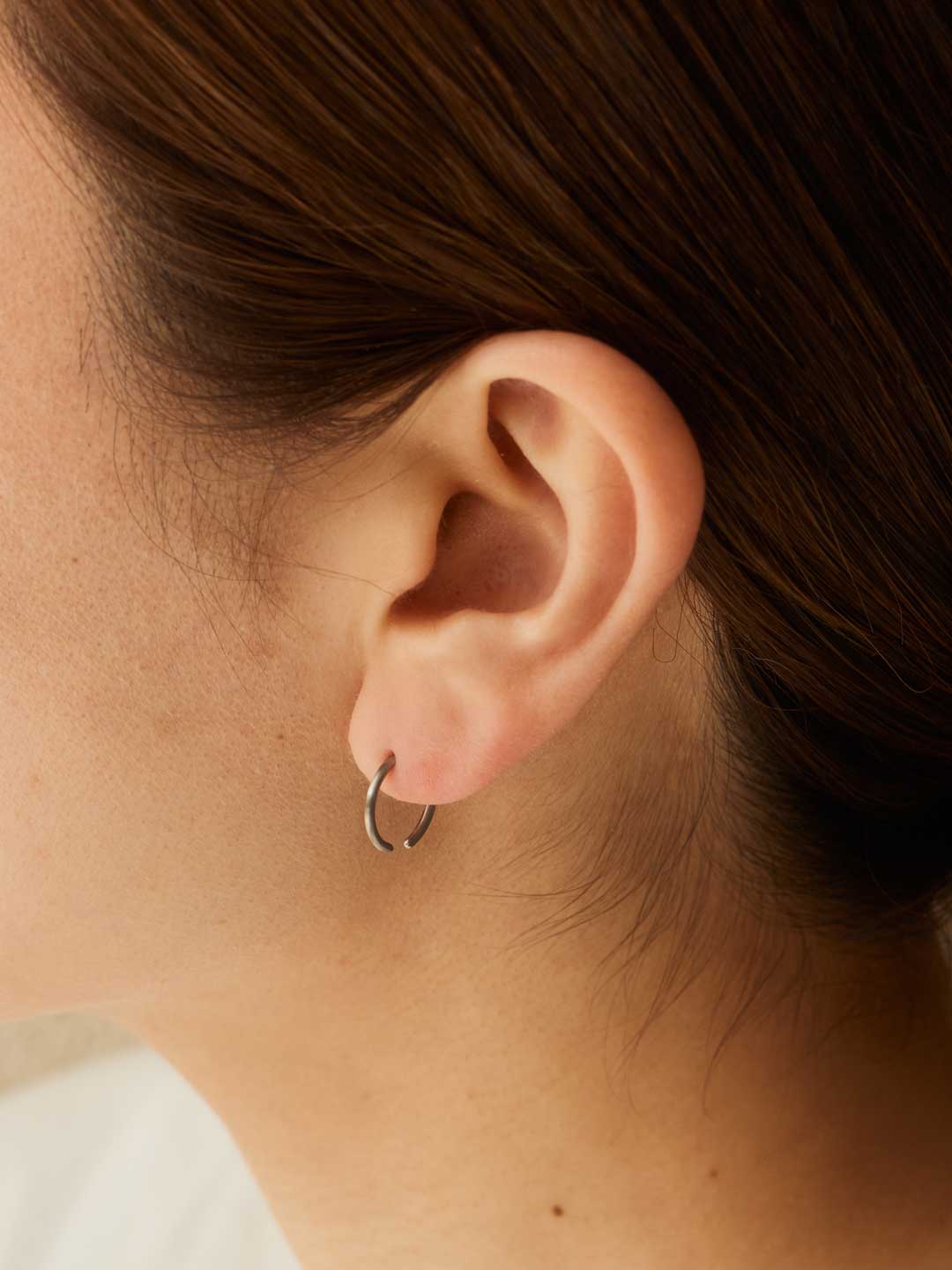 ボロロ bororo サファイア ピアス bororo（ボロロ）甘さをおさえた大人カラーのサファイア - CULET