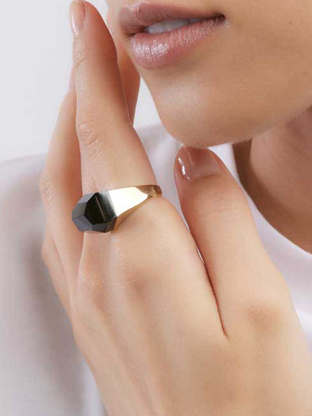 Rock Ring L No.1-5 / Onyx - Yellow gold