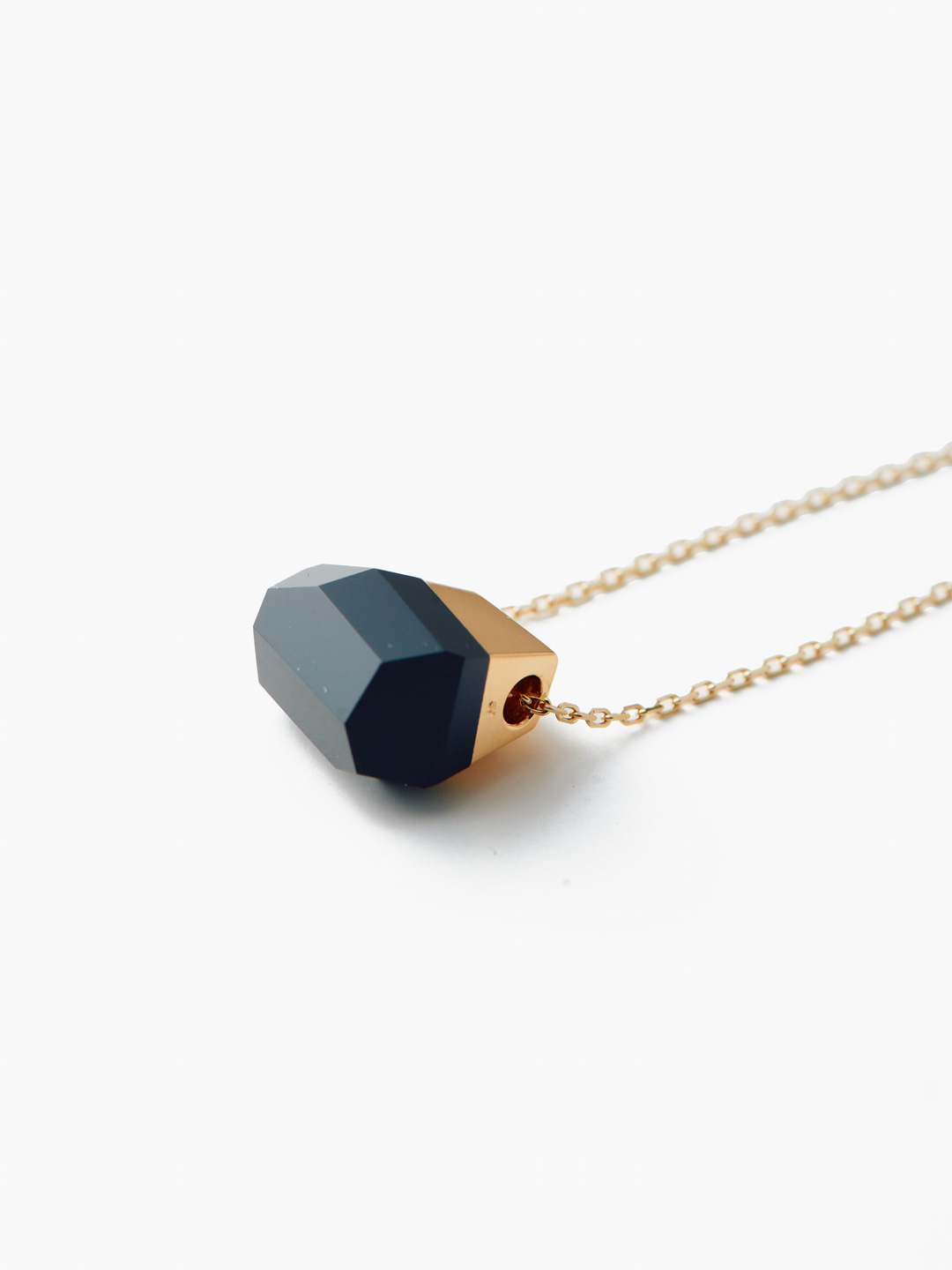 Rock Necklace M Onyx - Yellow Gold