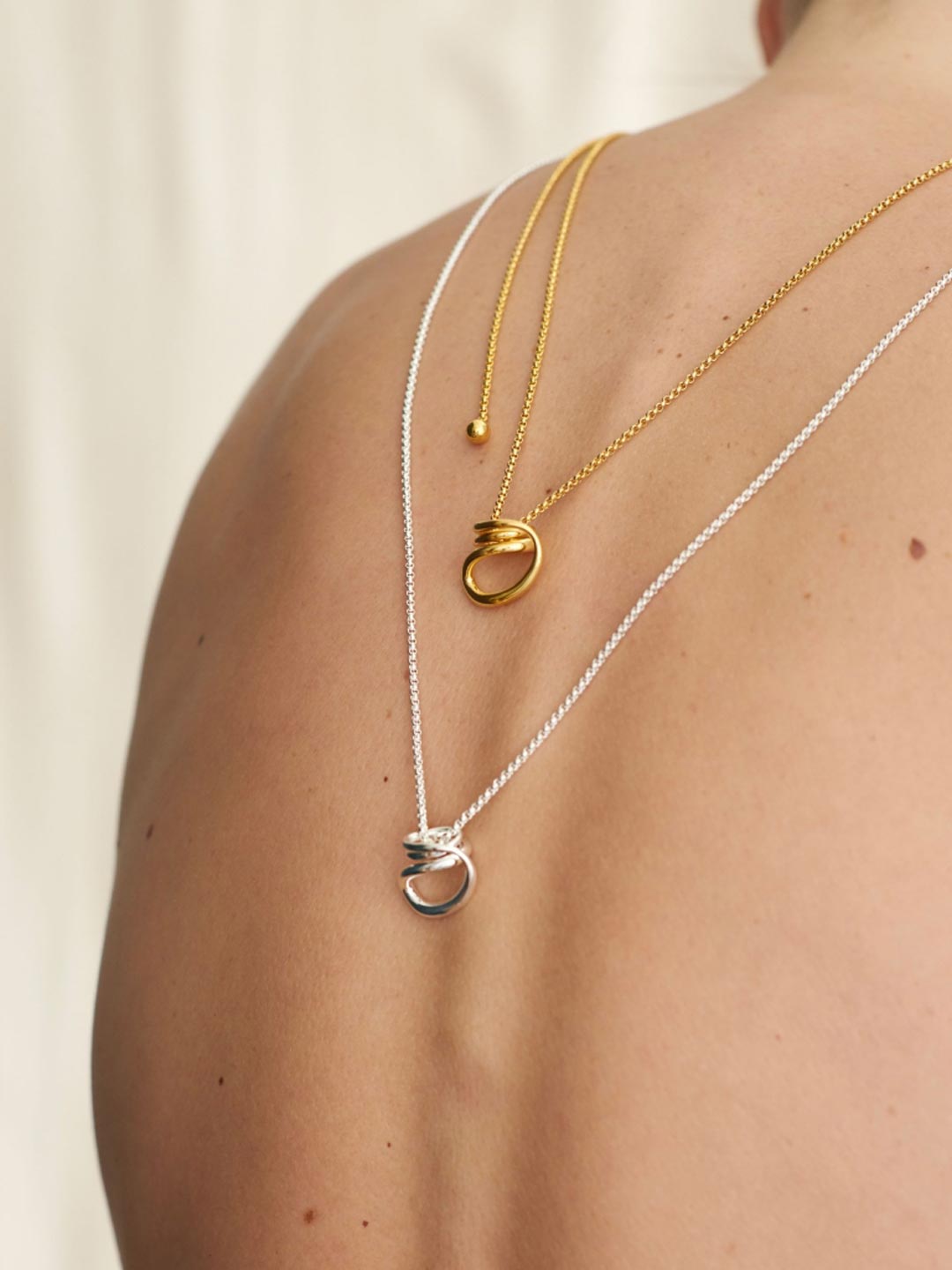 Petit Round Trip Necklace - Yellow Gold