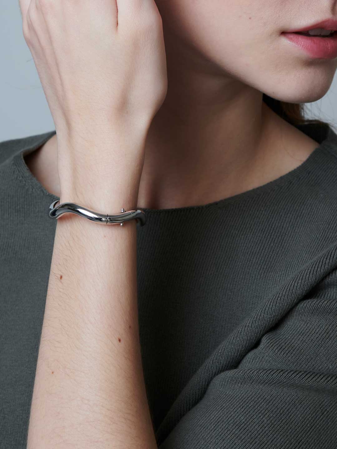 Charlotte Chesnais(シャルロット シェネ) | ウェーブ