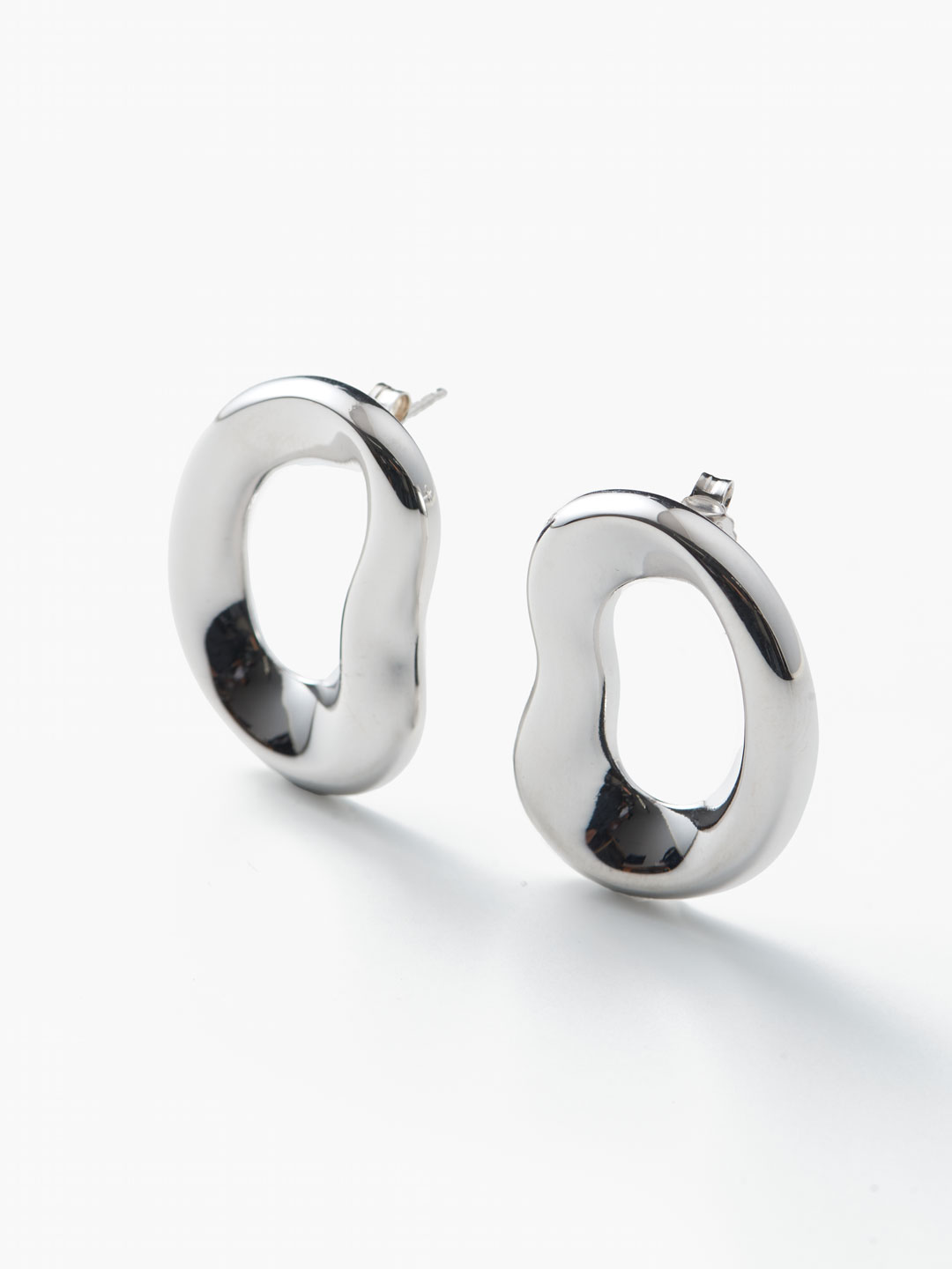 Charlotte Chesnais(シャルロット シェネ) | シマ ピアス Charlotte Chesnais(シャルロット シェネ) | シマ ピアス