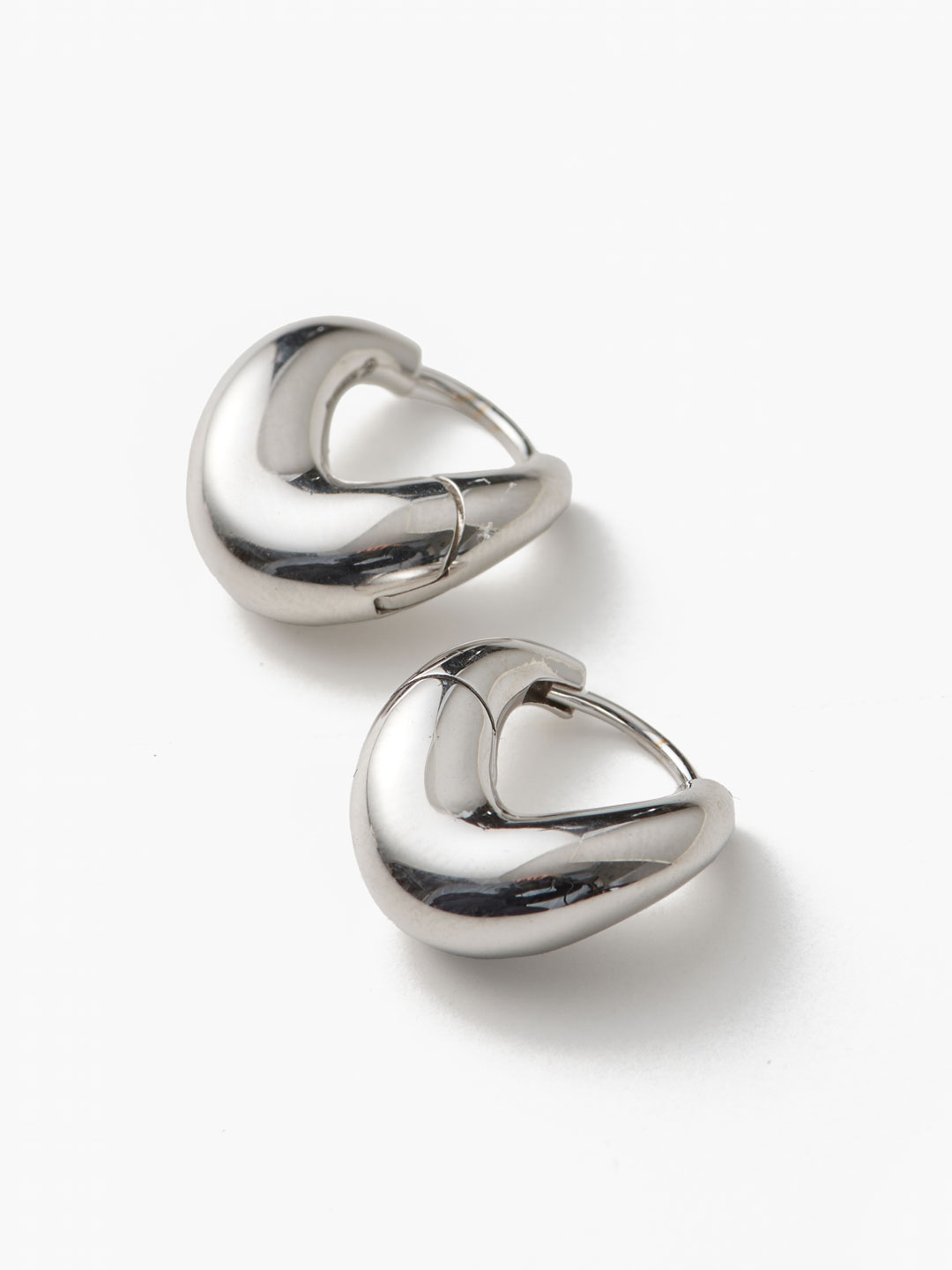 Charlotte Chesnais(シャルロット シェネ) | ボー リプス ピアス