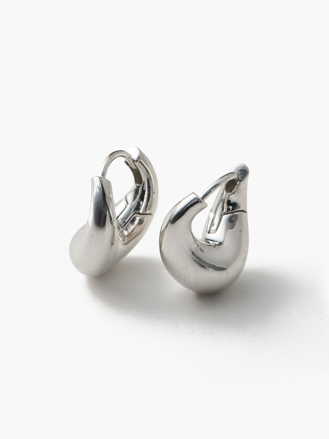 Charlotte Chesnais(シャルロット シェネ) | ボー リプス ピアス