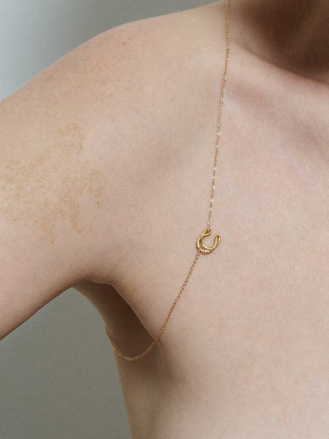 Alphajoaillerie Necklace - Letter C - Yellow Gold
