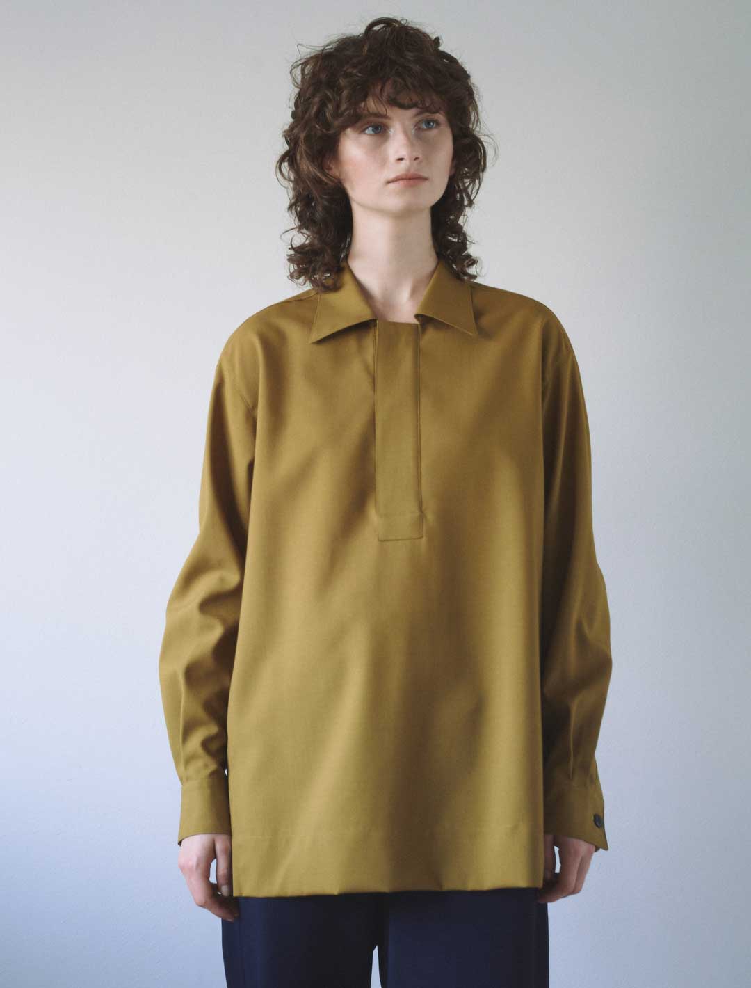 Spread Collar Pullover Top - Moss