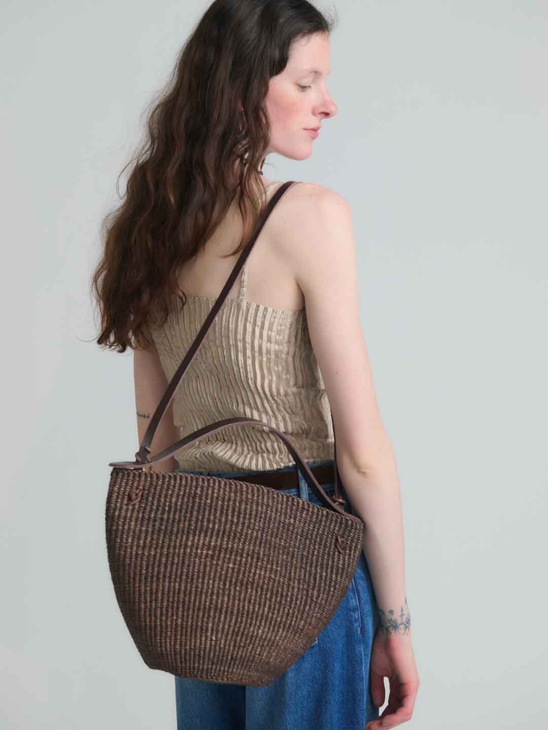 No.42 Medium Bell Shoulder Bag - Brown