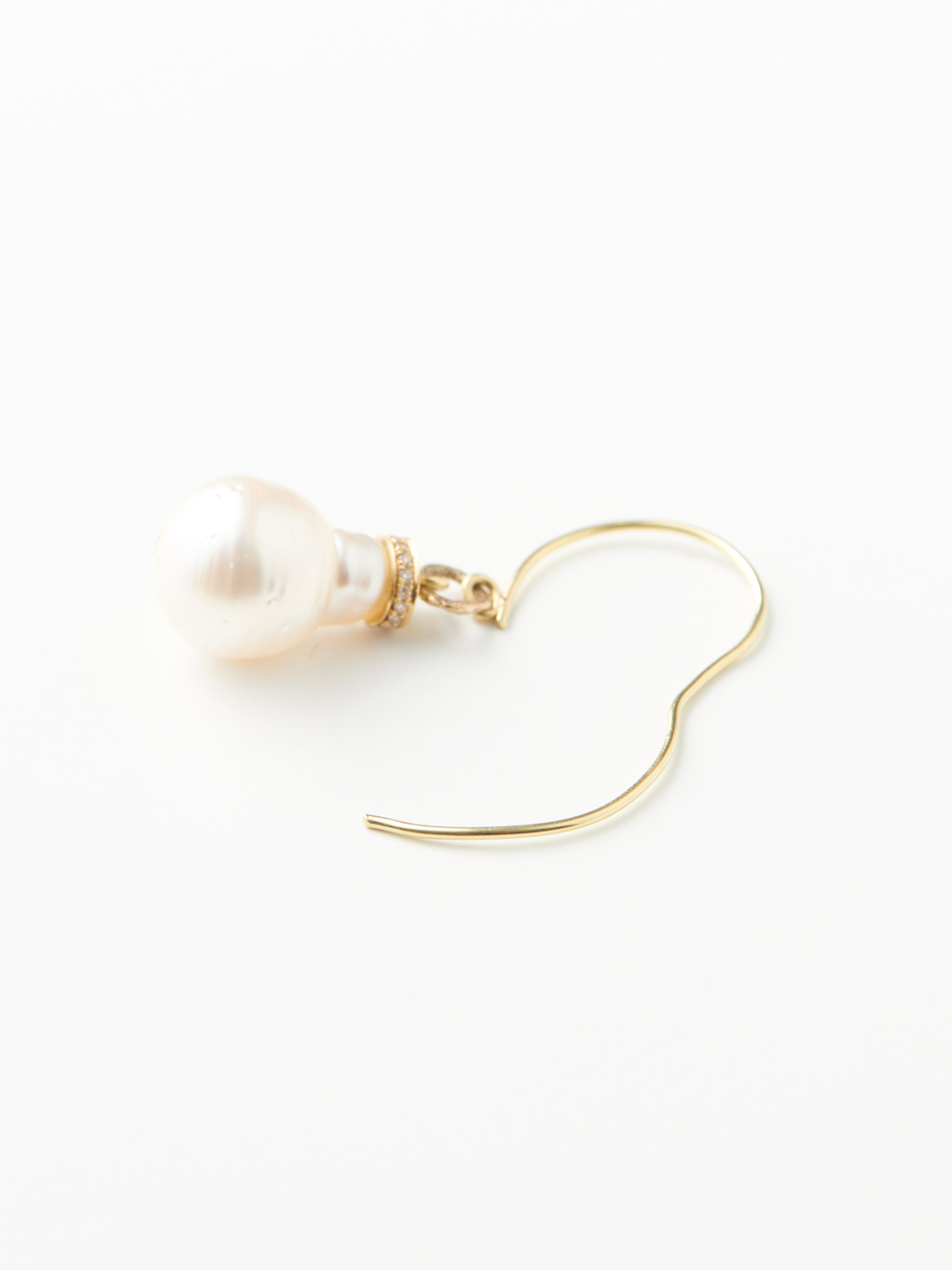 Diamond And Pearl Pierced Earring - Gold