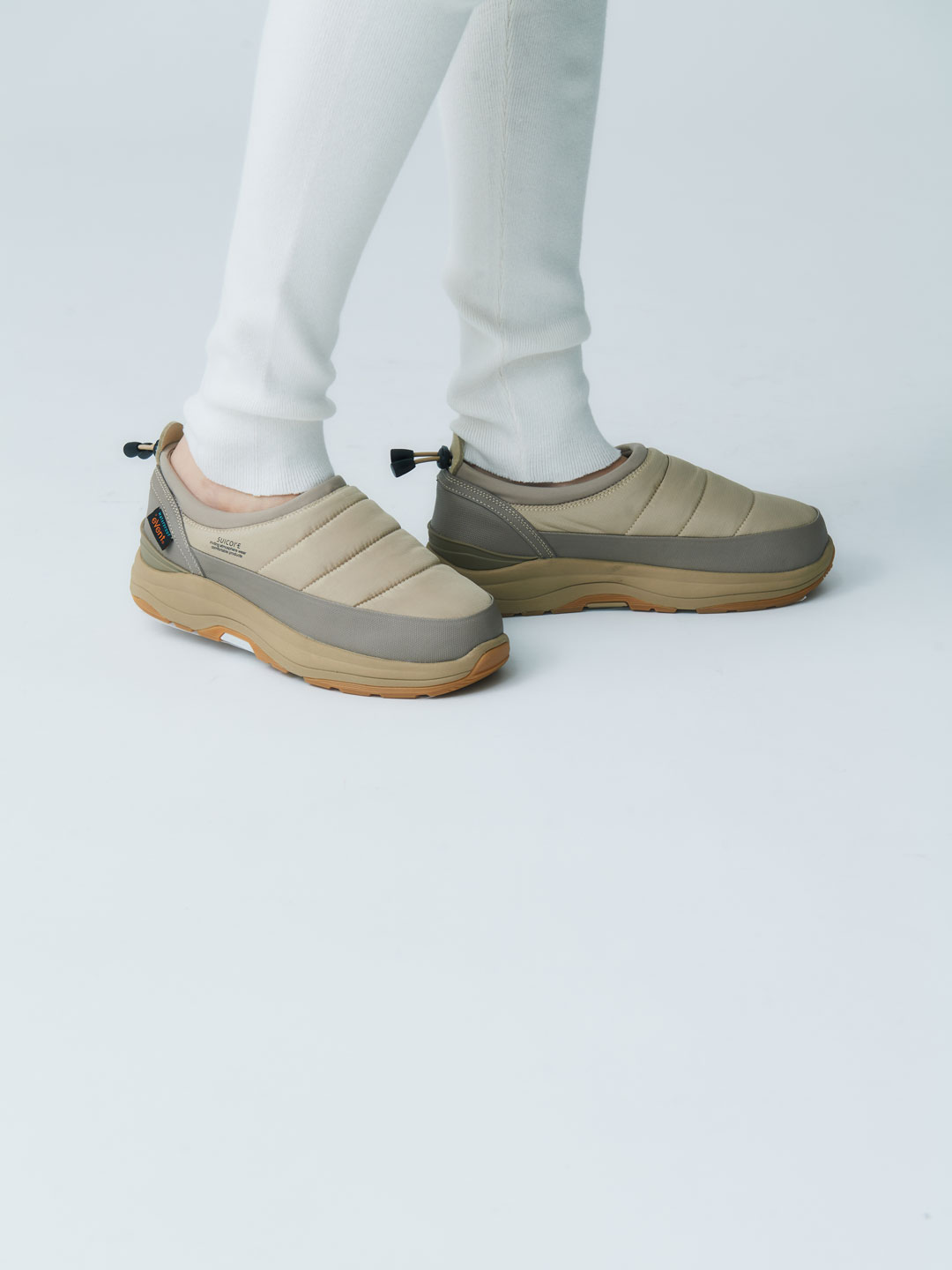 SUICOKE(スイコック) | PEPPER スリッポンシューズ - ベージュ SUICOKE(スイコック) | PEPPER スリッポンシューズ - ベージュ
