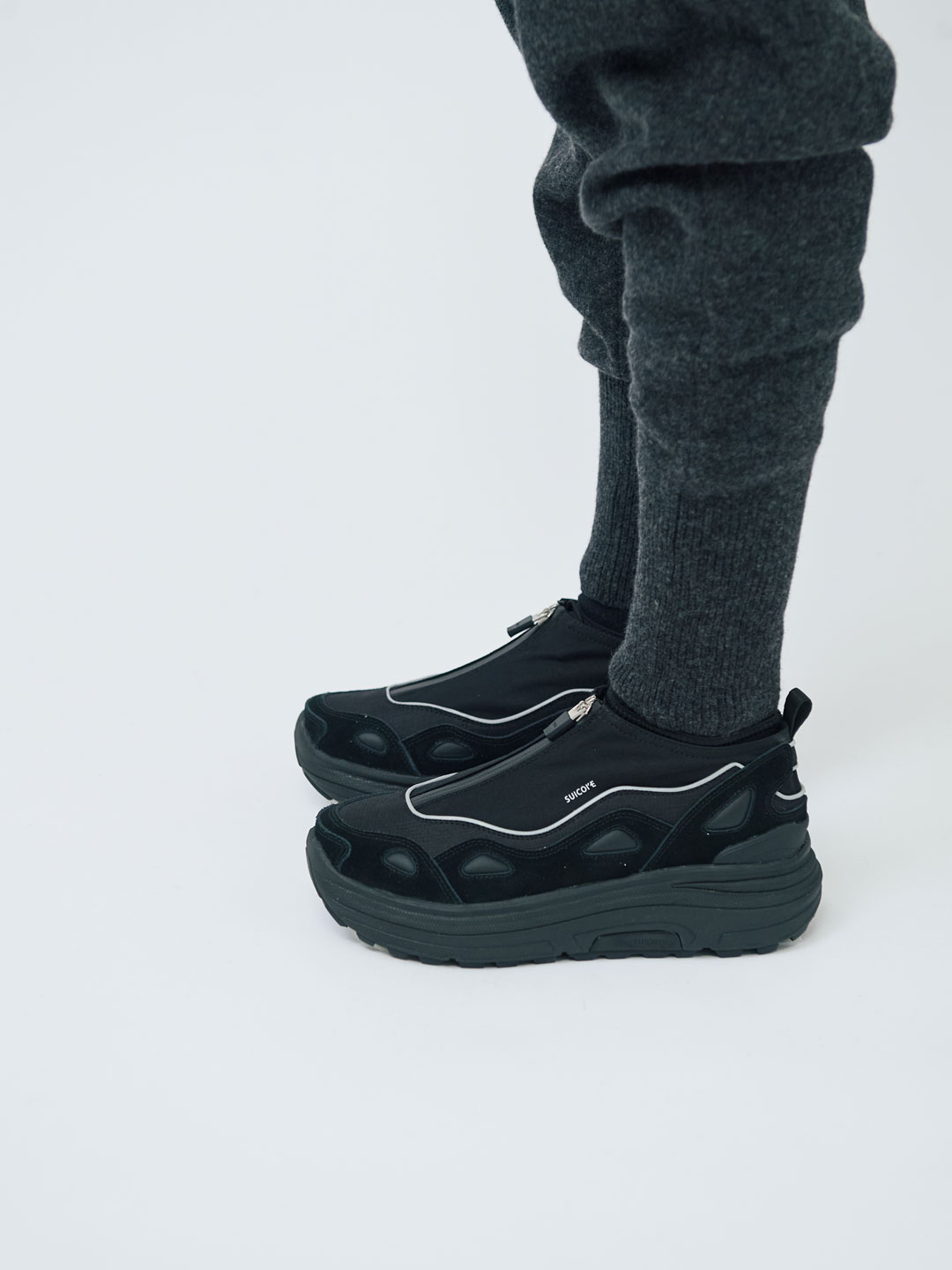 SUICOKE(スイコック) | AKK-ZIP スニーカー - ブラック SUICOKE(スイコック) | AKK-ZIP スニーカー - ブラック