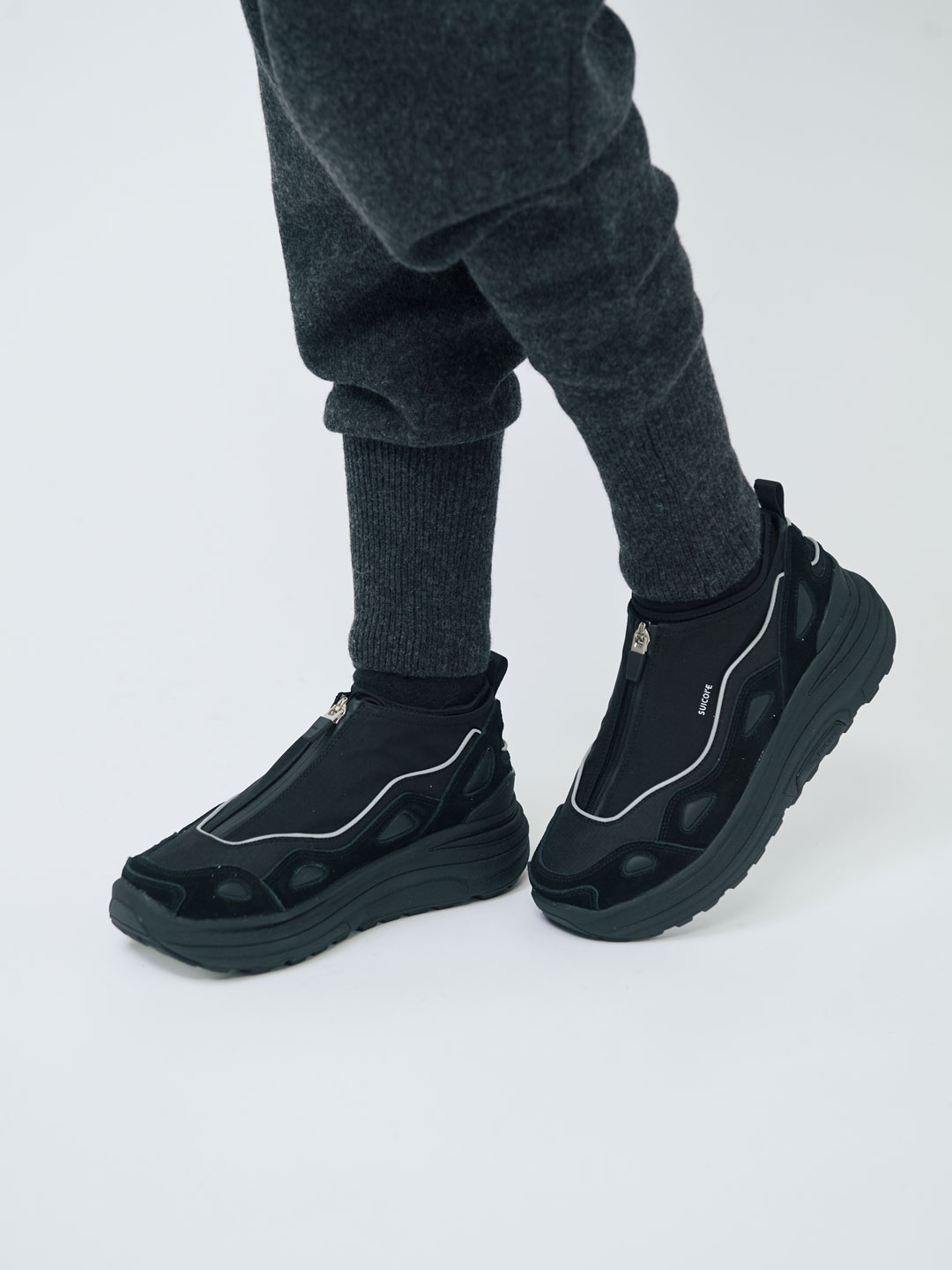 SUICOKE(スイコック) | AKK-ZIP スニーカー - ブラック