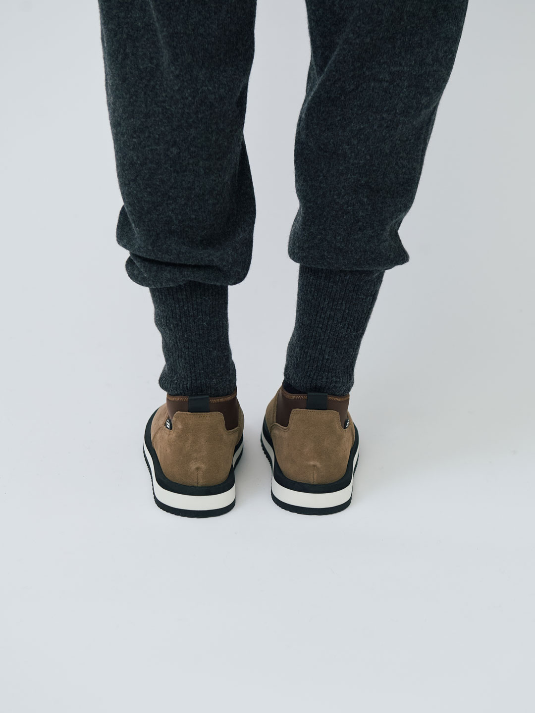 SUICOKE(スイコック) | Ron-Swpab-HI スリッポンシューズ - トープ