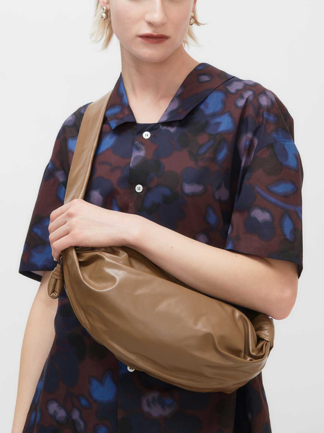 LEMAIRE(ルメール) | スモール ソフト クロワッサン - ライトブラウン  