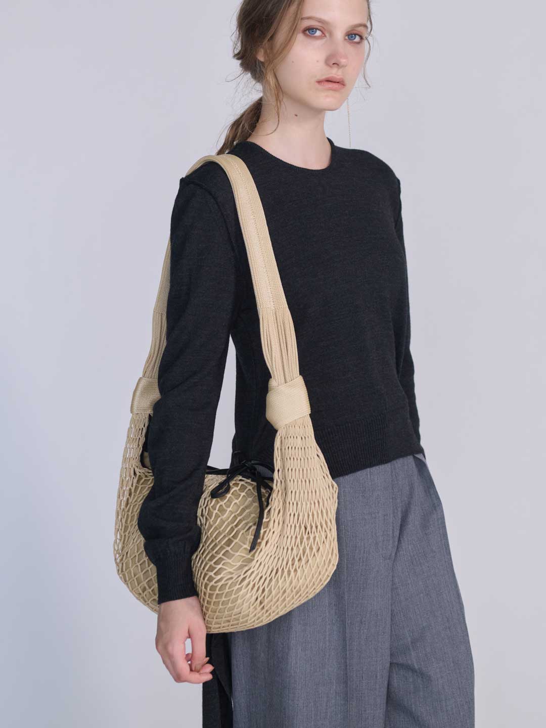 Croissant Filt Bag - Light Beige