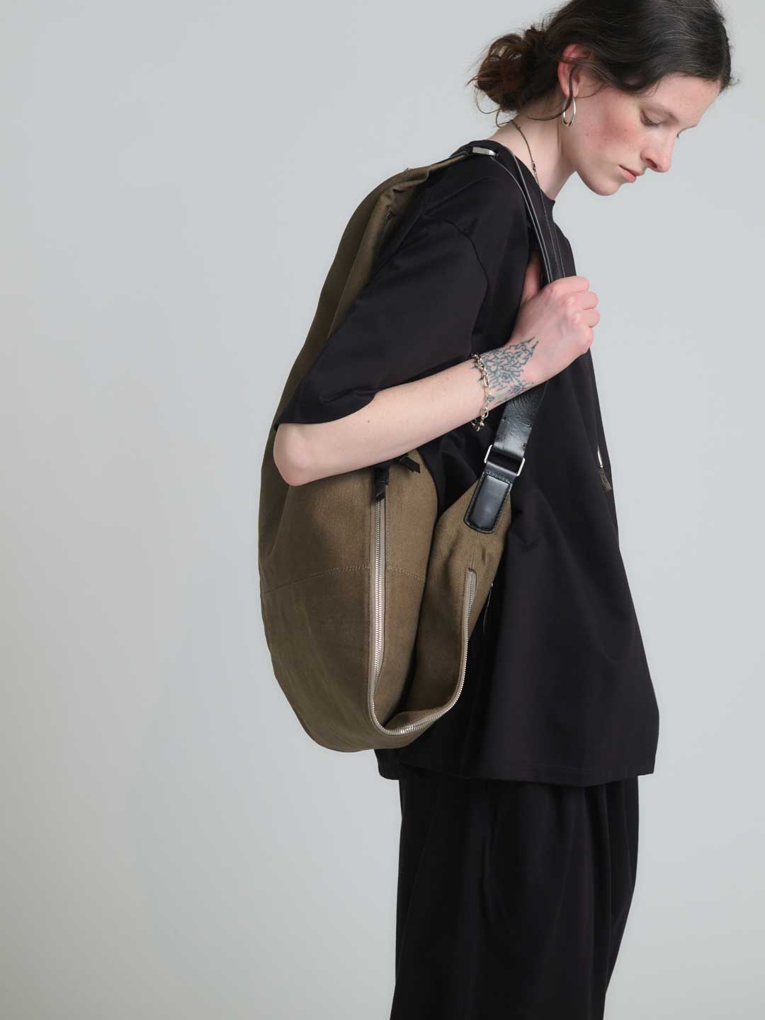 XL Quiver Clip Bag - Beige