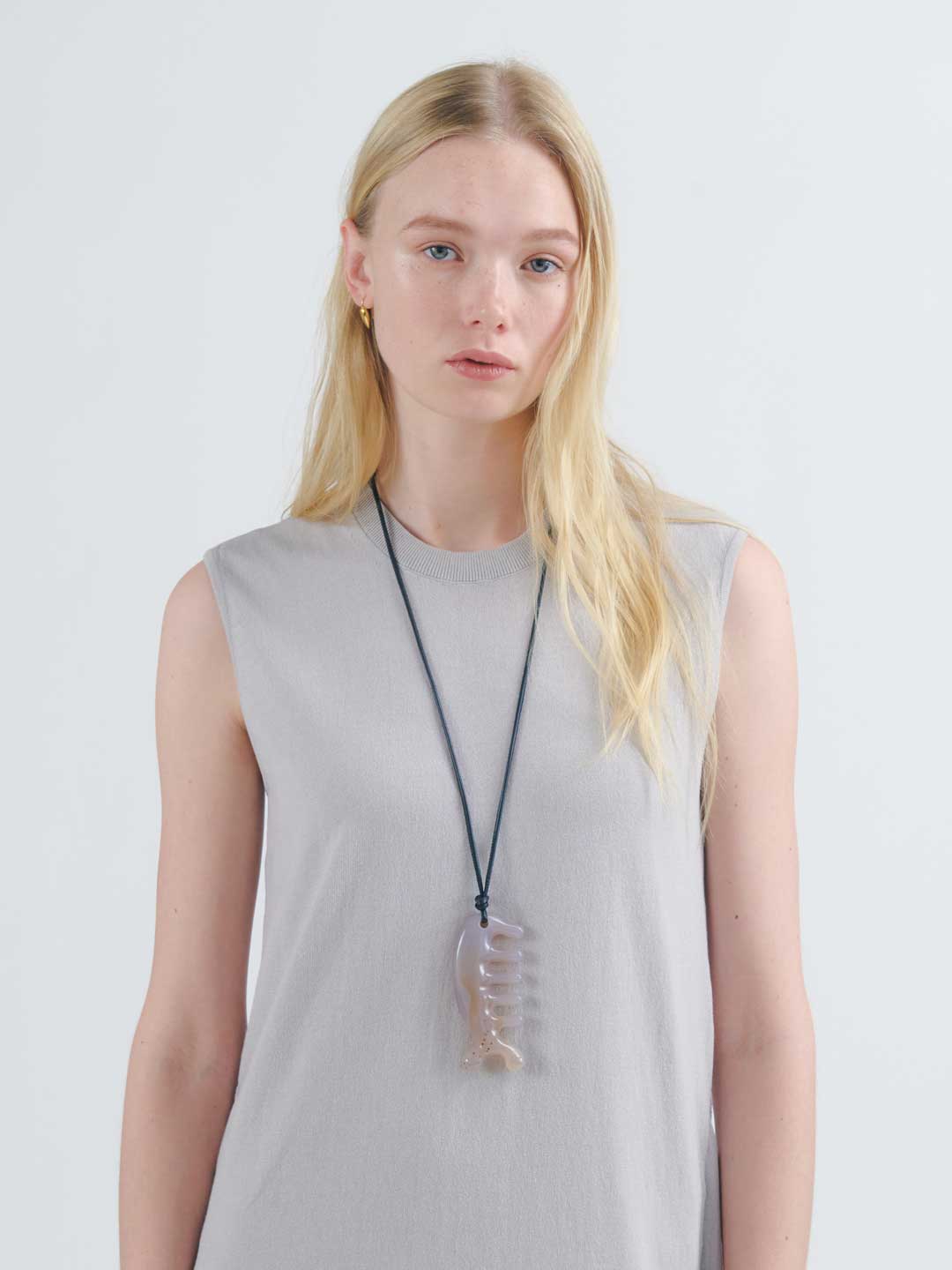 Beluga Gua Sha Necklace - Grey