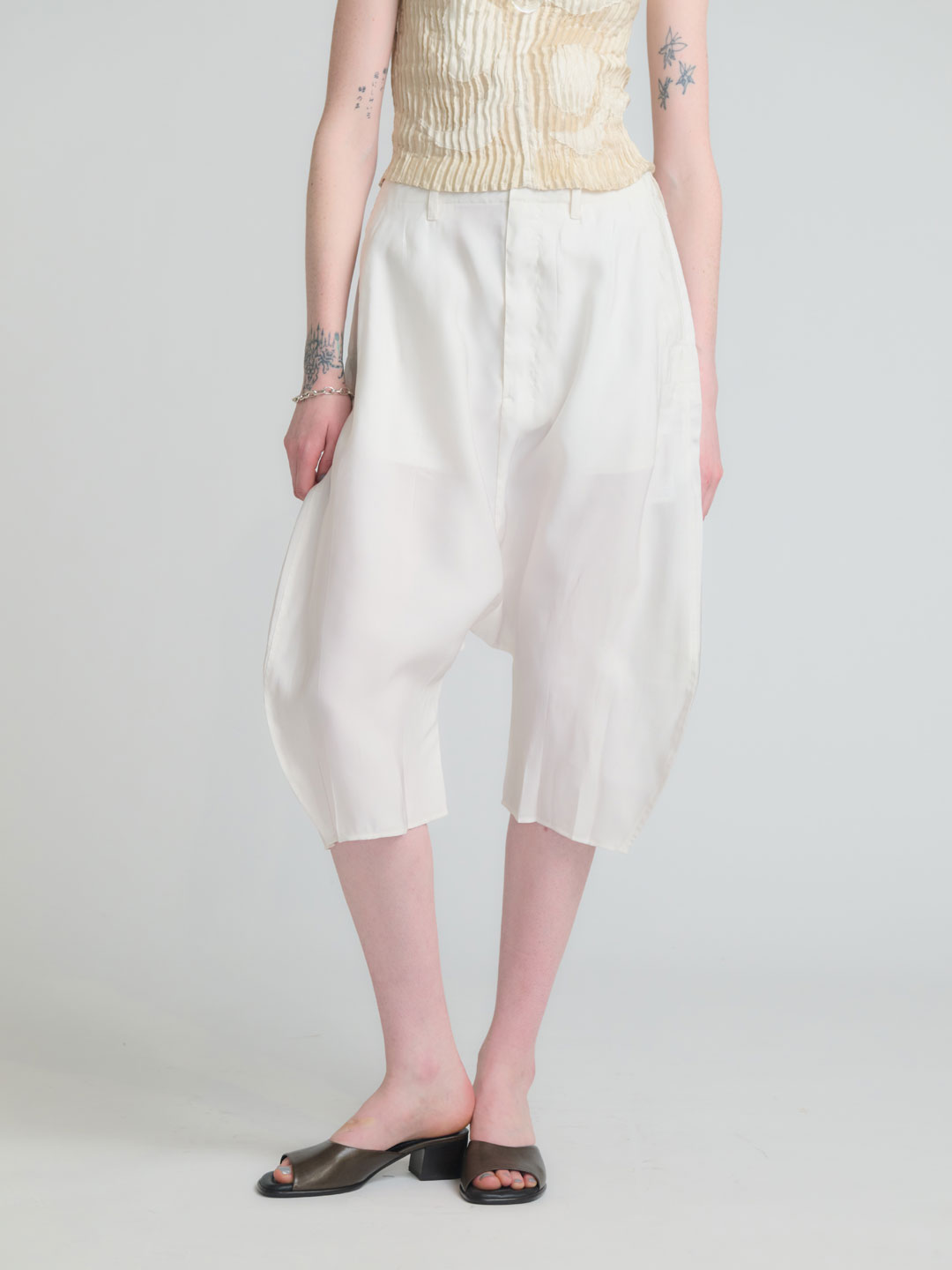 Creased Dropped Crotch Bermudas - Ivory