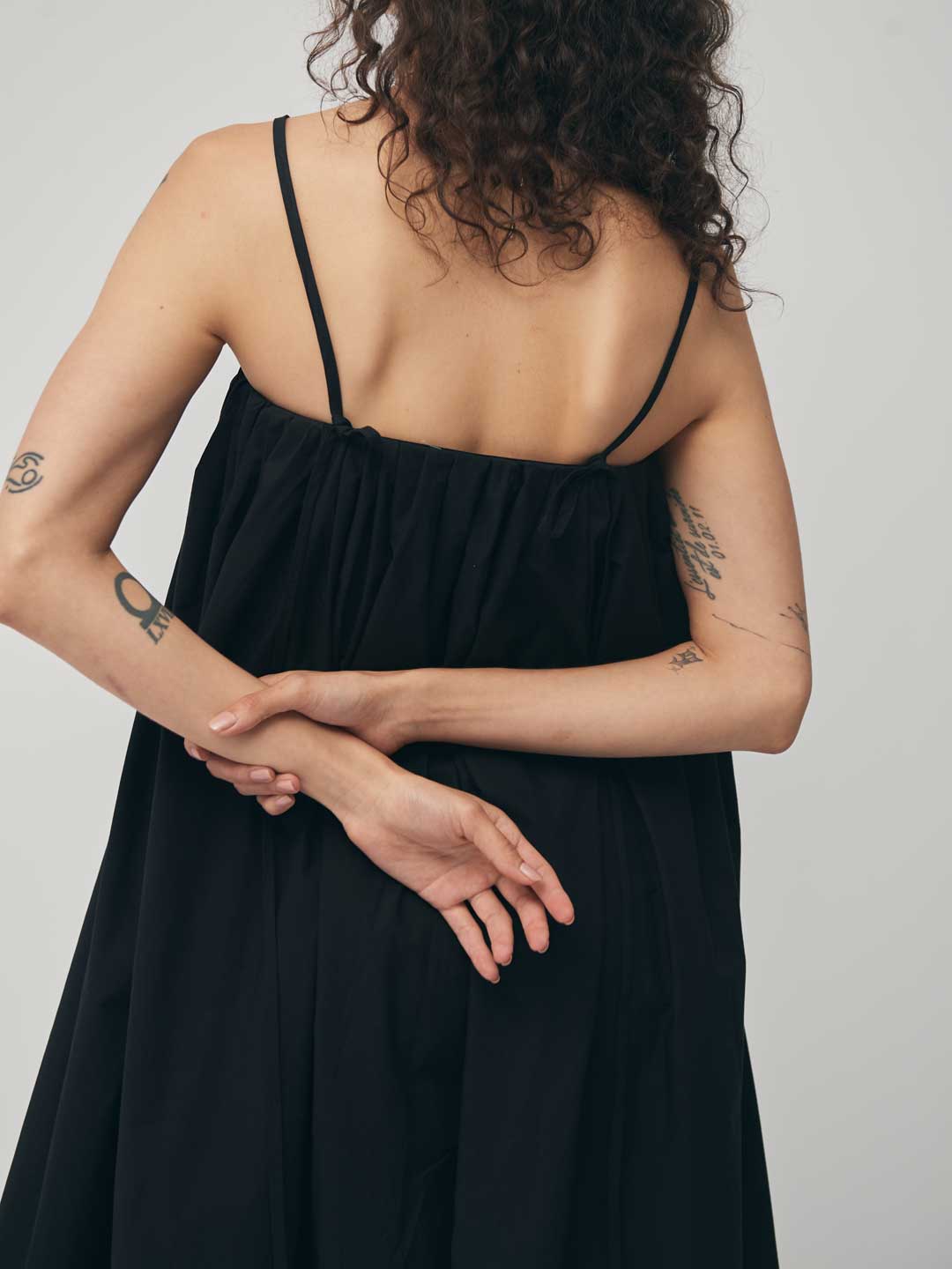Ito Dress - Black | ESCAPERS ONLINE(エスケーパーズ