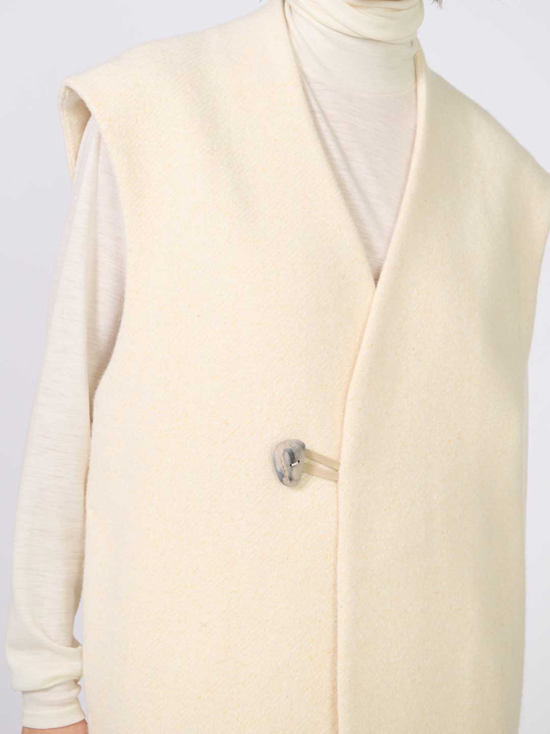 amachi(アマチ) | カバードベスト - オフホワイト | ESCAPERS ONLINE