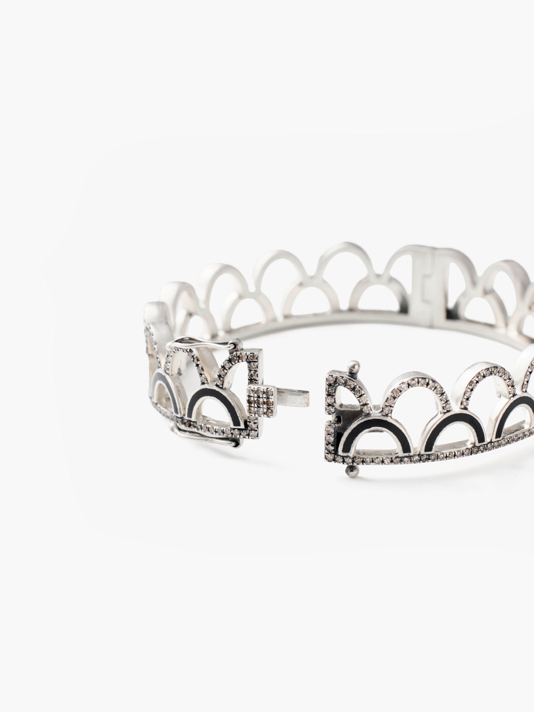 蓮の扇 Silver925 Pave Diamonds With Enamel Cuff 【lf003】 - Silver