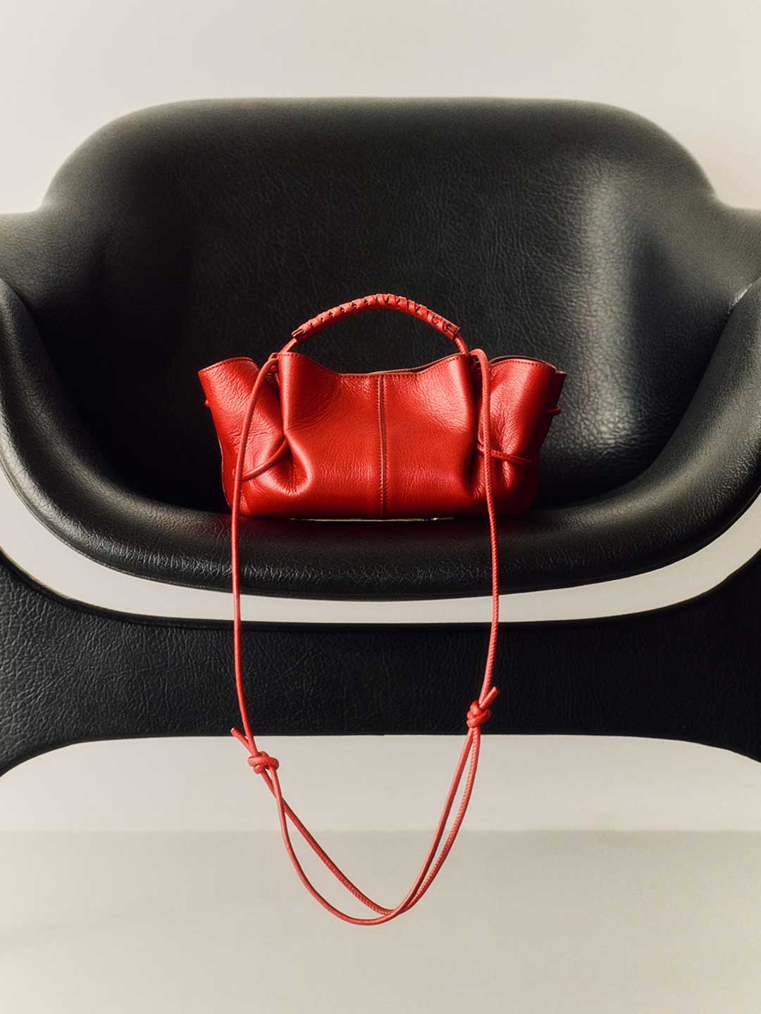 HEREU(ヘリュー) | ソラー スポーツ トレッドソール Tバーローファー