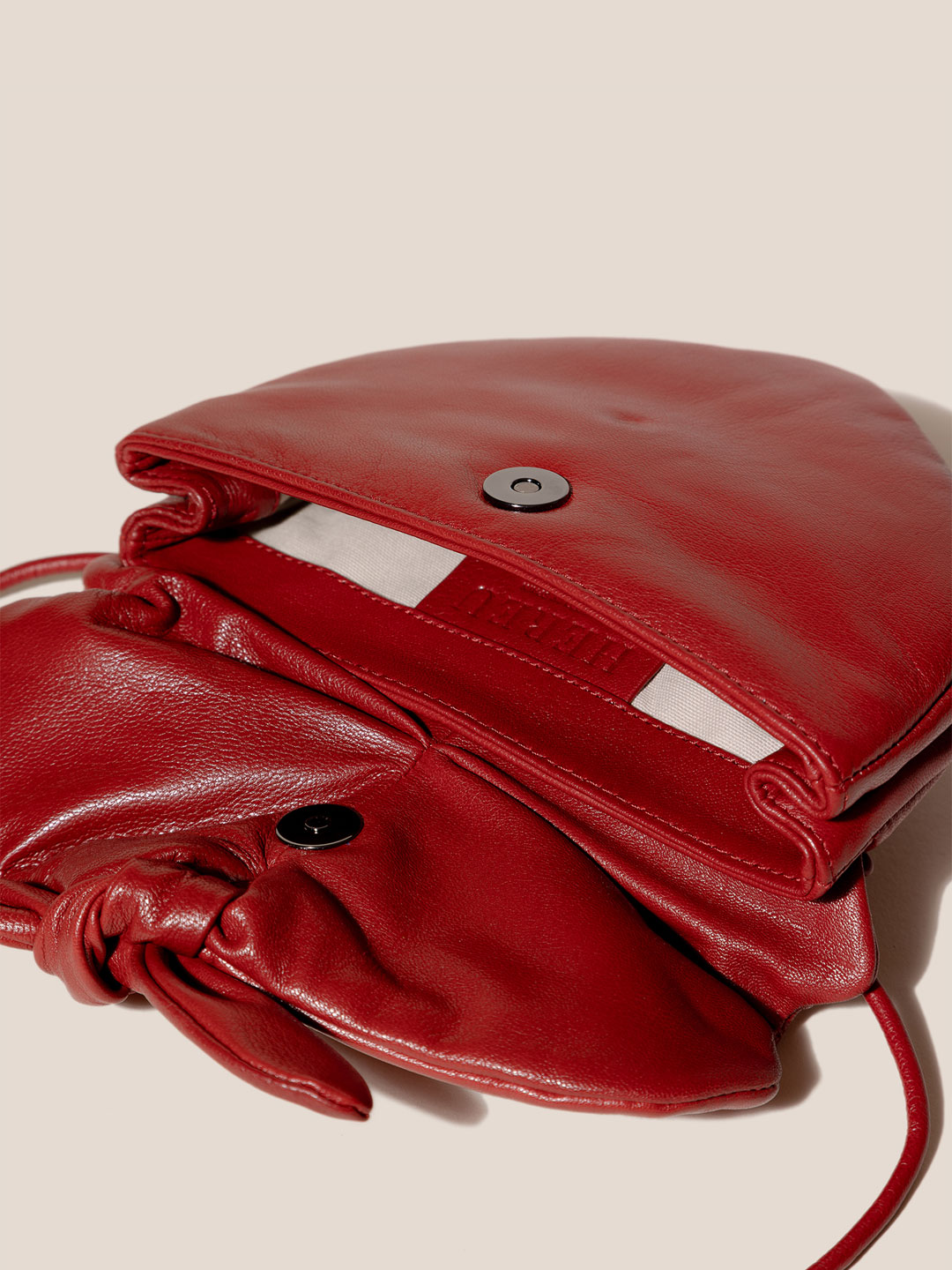 HEREU(ヘリュー) | コレット ハートシェイプクロスボディバッグ