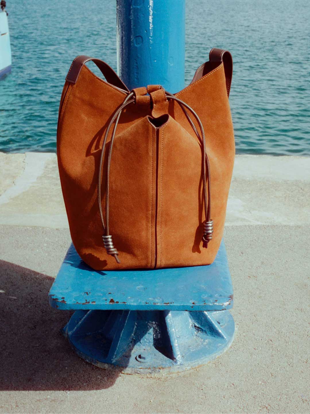 RIBA SUEDE - Bucket Shoulder Bag - Tan