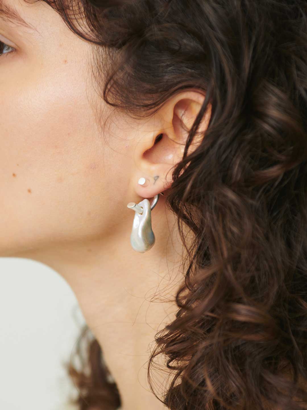 HERNAN HERDEZ(エルナンエルデス) | バロック ピアス - シルバー HERNAN HERDEZ(エルナンエルデス) | バロック ピアス - シルバー