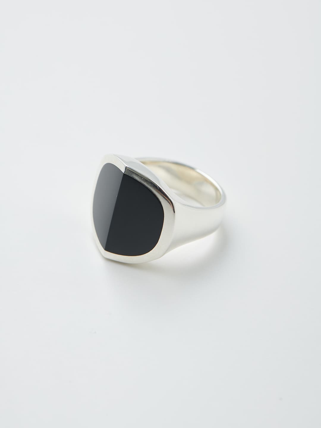 Equinox-Pyramid Onyx Ring M - Silver