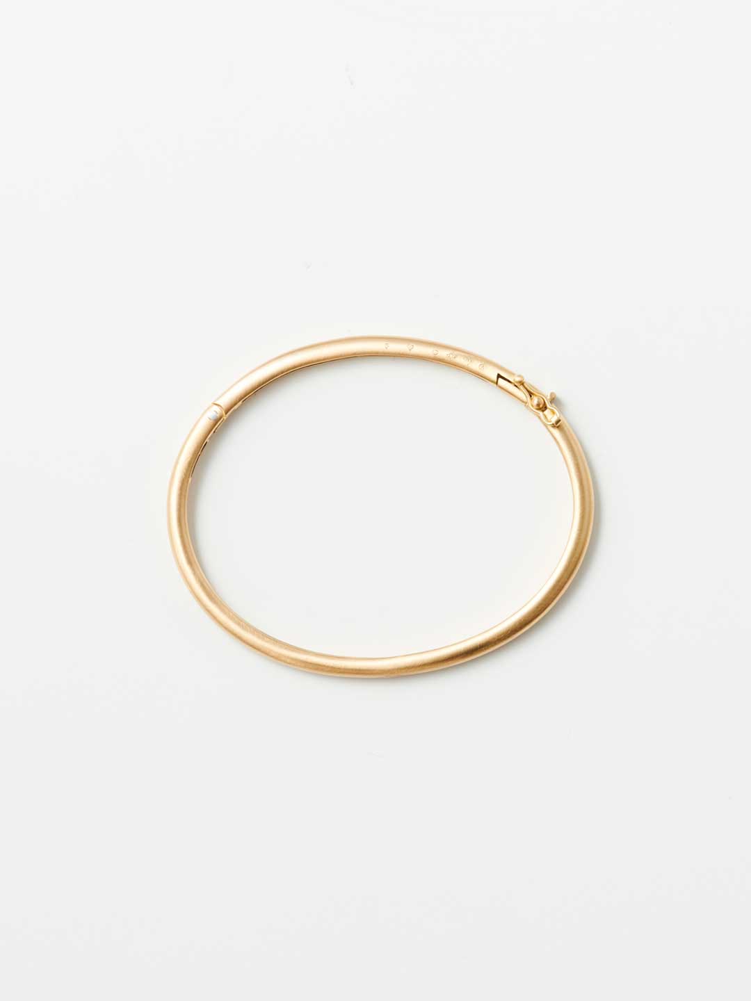 Humete Refine Metal Hook Bangle M - Yellow Gold