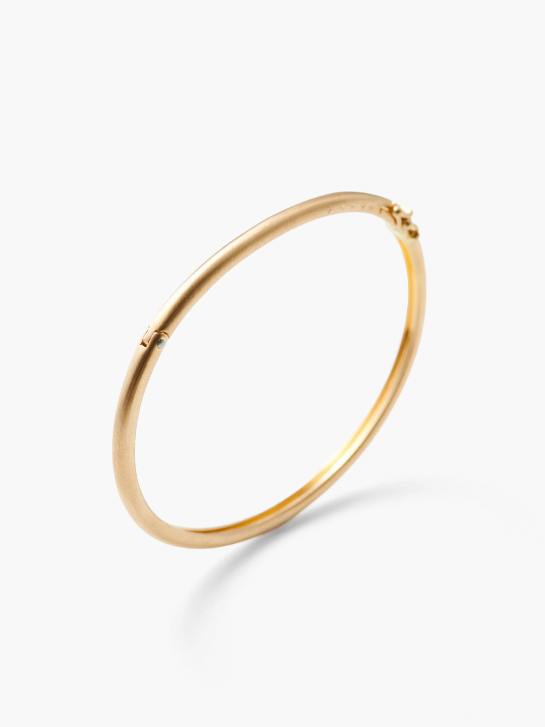 Humete Classic Bangle Slim Refine Metal With Hook 【RF-BR111s】 /  L - Yellow Gold