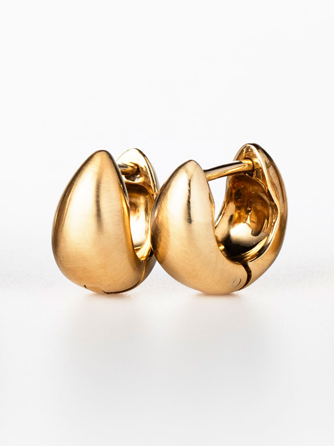 Humete Classic Pierced Earrings S - Yellow gold