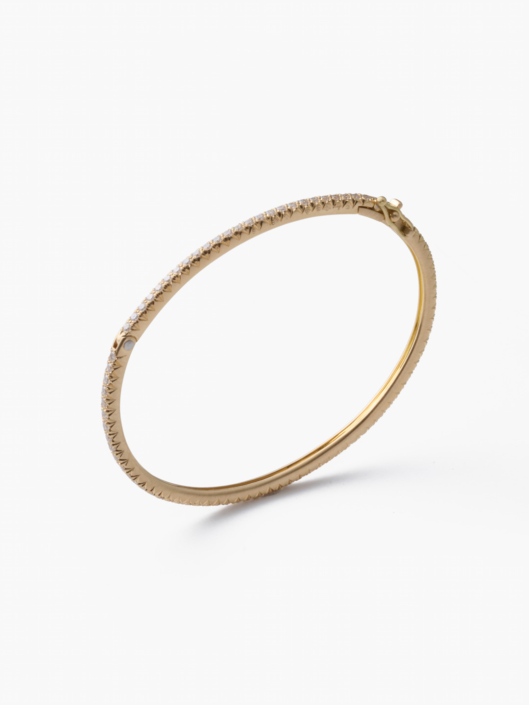 Humete Classic Diamond Bangle Slim Refine Metal With Hook 【RF-BR112S】/ M - Yellow Gold