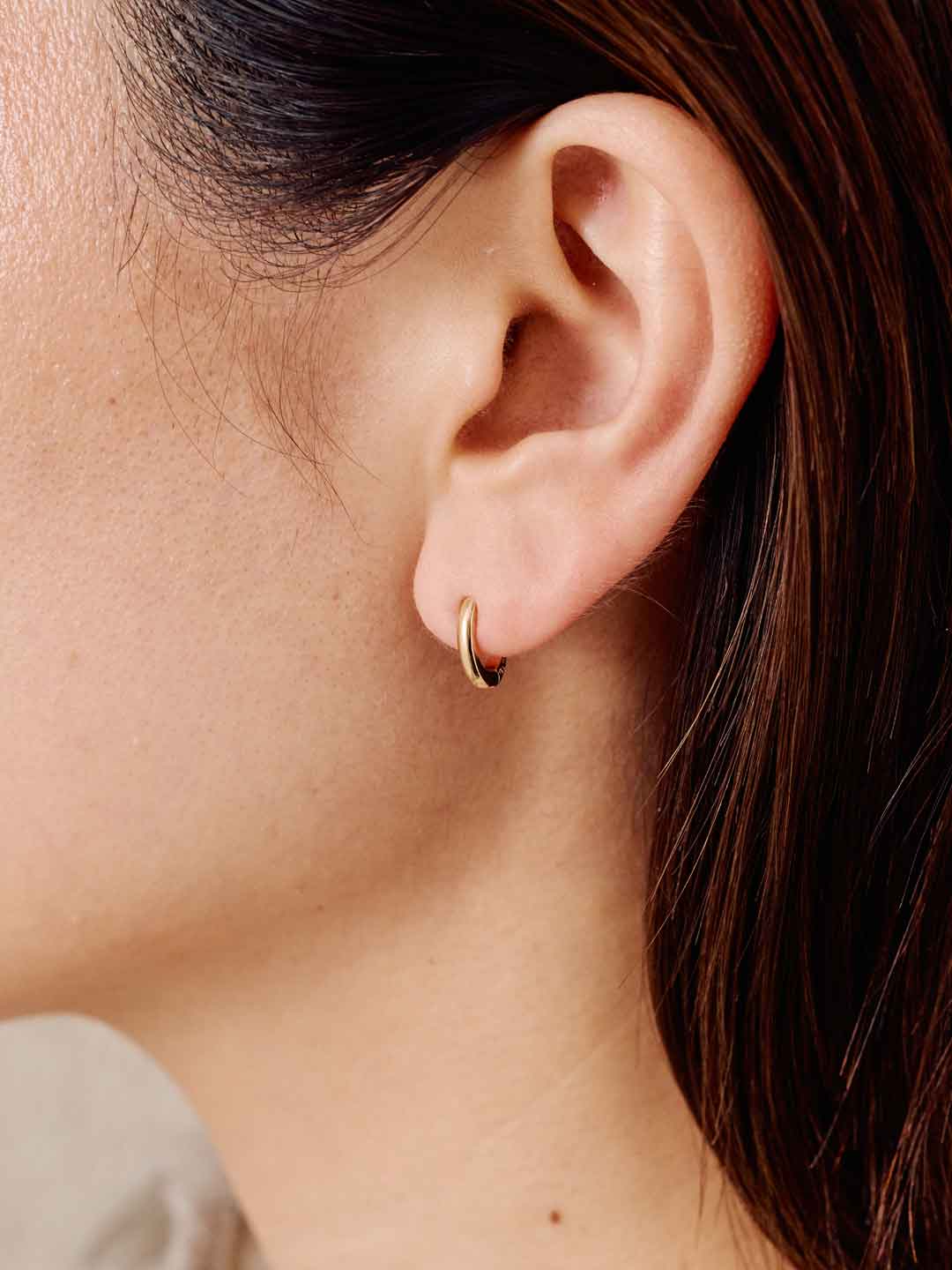 kiuna(キウナ) | ミニ アーク ピアス - イエローゴールド | ESCAPERS