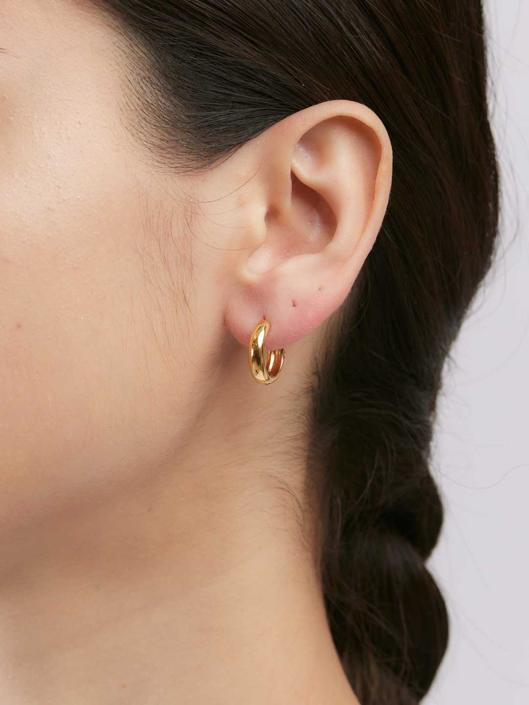 Axton 11 Huggie Pierced Earring - Yellow Gold