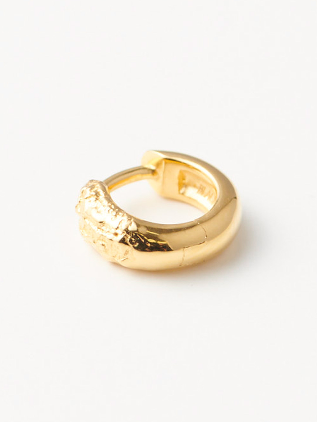 Axton 7 Huggie Pierced Earring - Yellow Gold
