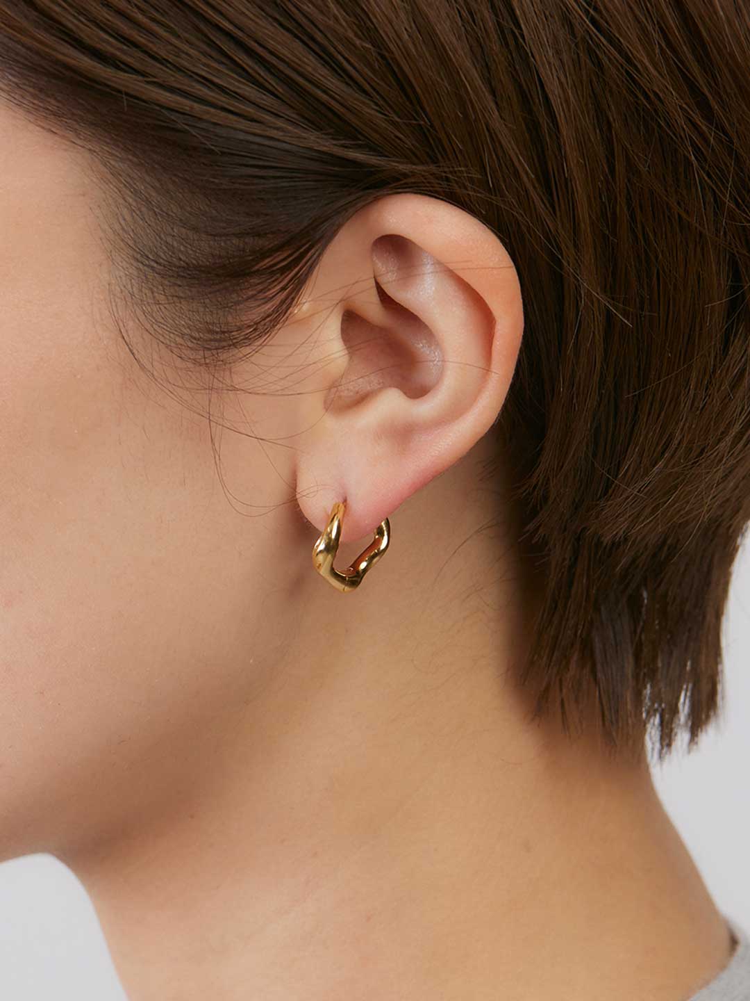 Anil 10 Huggie Piecerd Earring - Yellow Gold