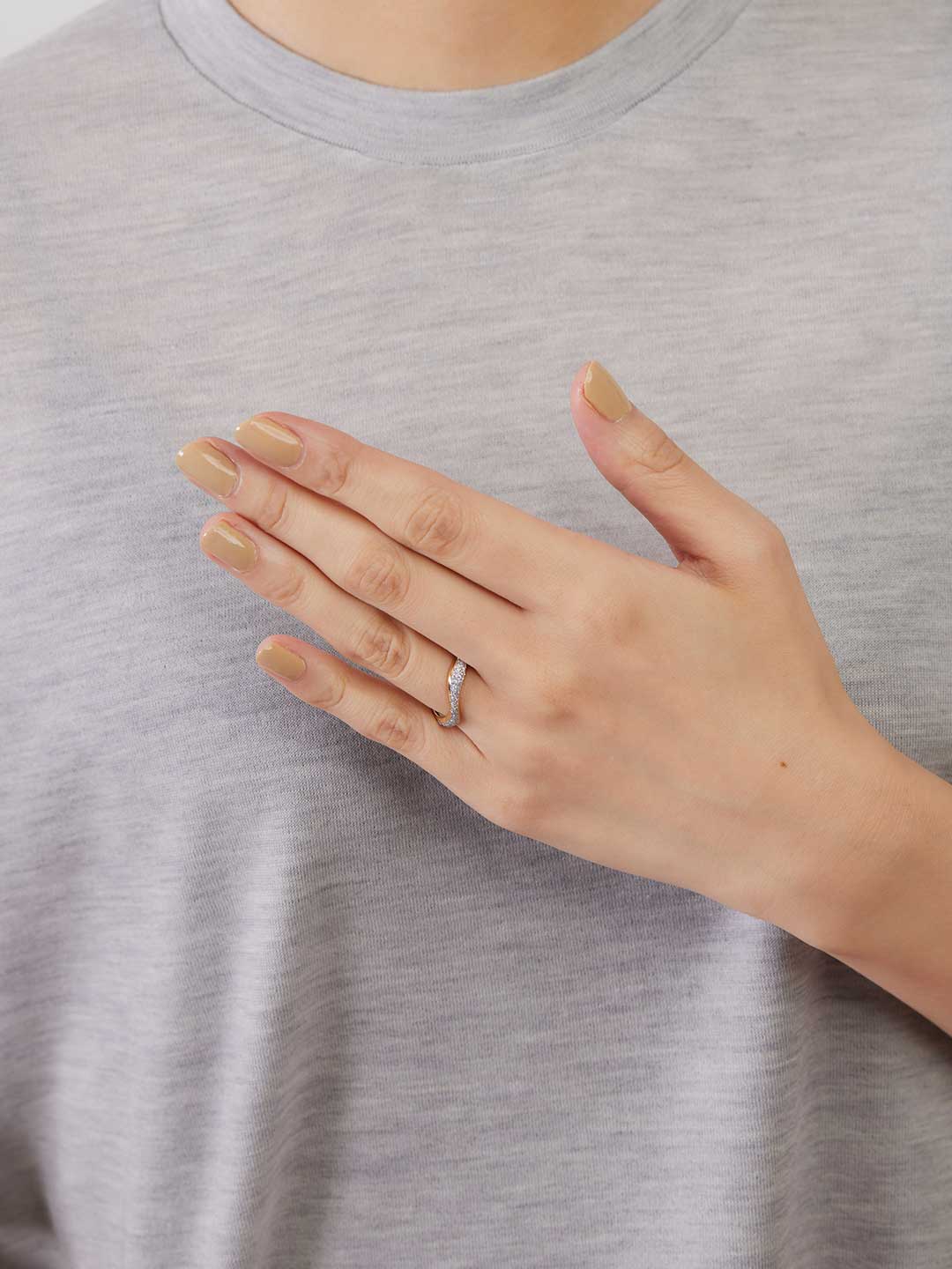 Aura Opal Glitter Ring - Yellow Gold