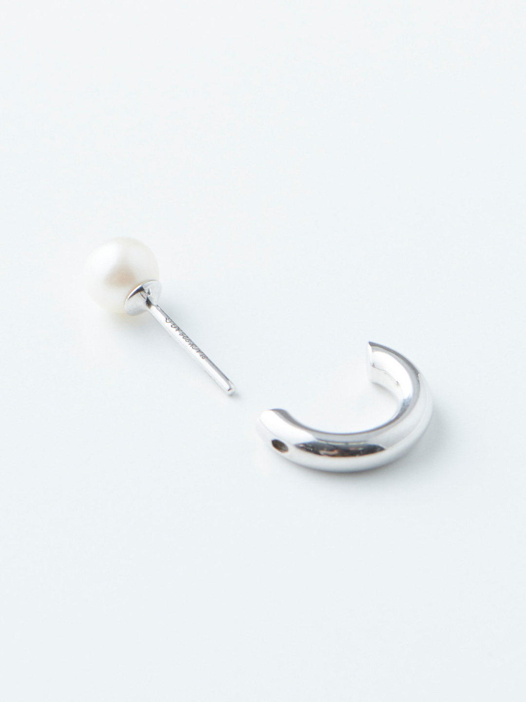 Frida Pearl Pierced Earring - Silver