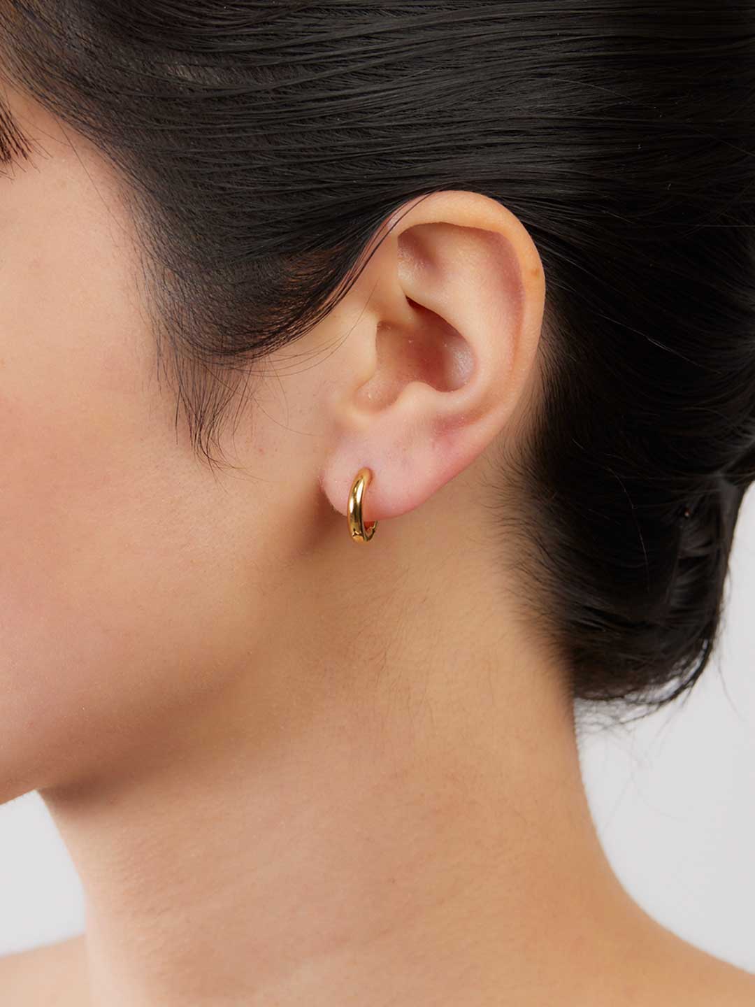 Slate 8 Huggie Pierced Earring - Yellow Gold